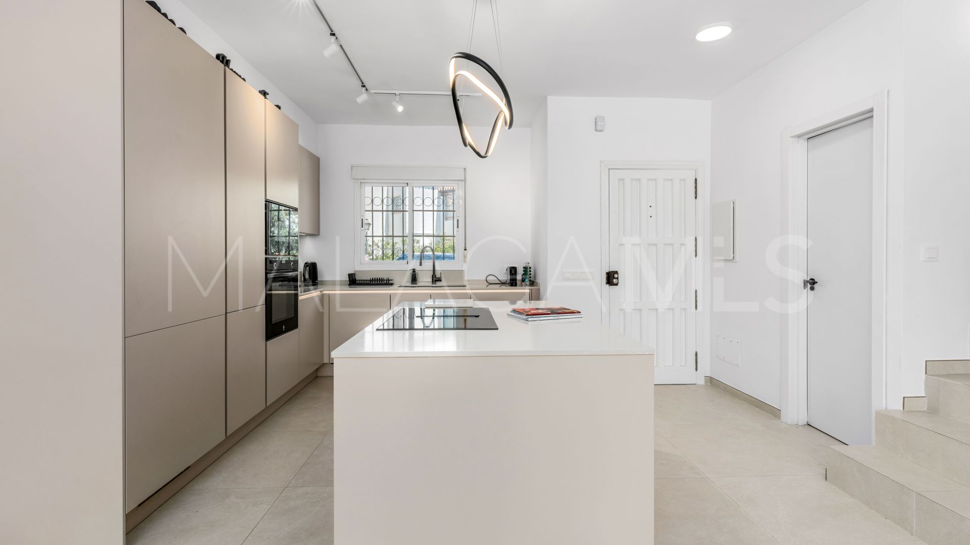 Hus i byn for sale in Bel Air