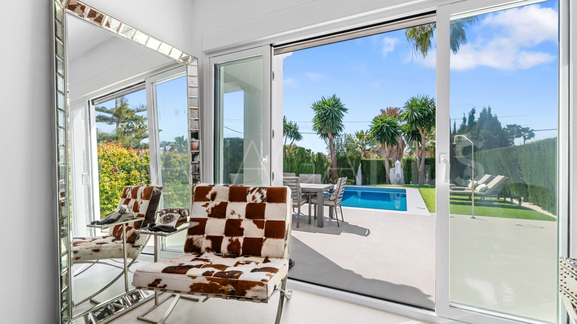 Hus i byn for sale in Bel Air