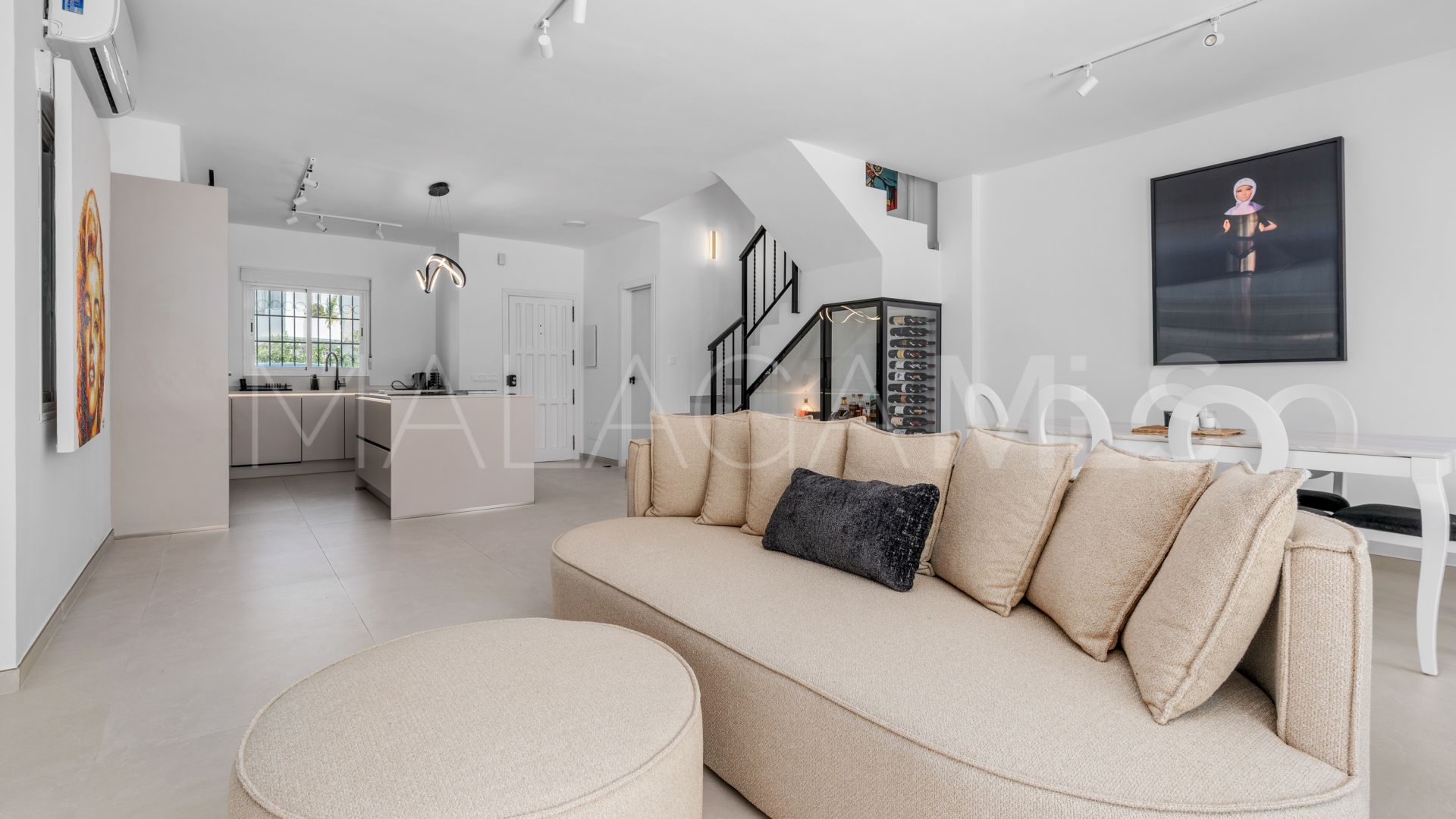 Hus i byn for sale in Bel Air