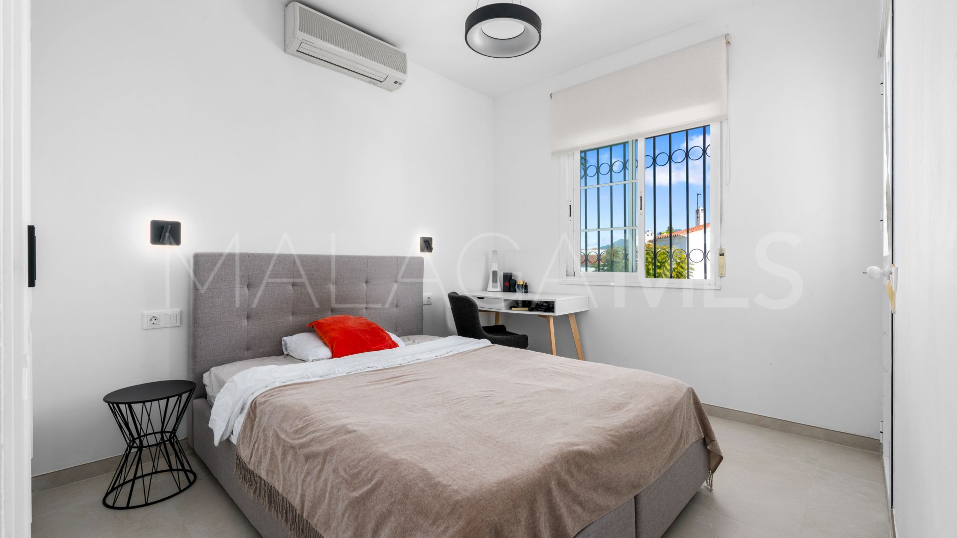 Hus i byn for sale in Bel Air