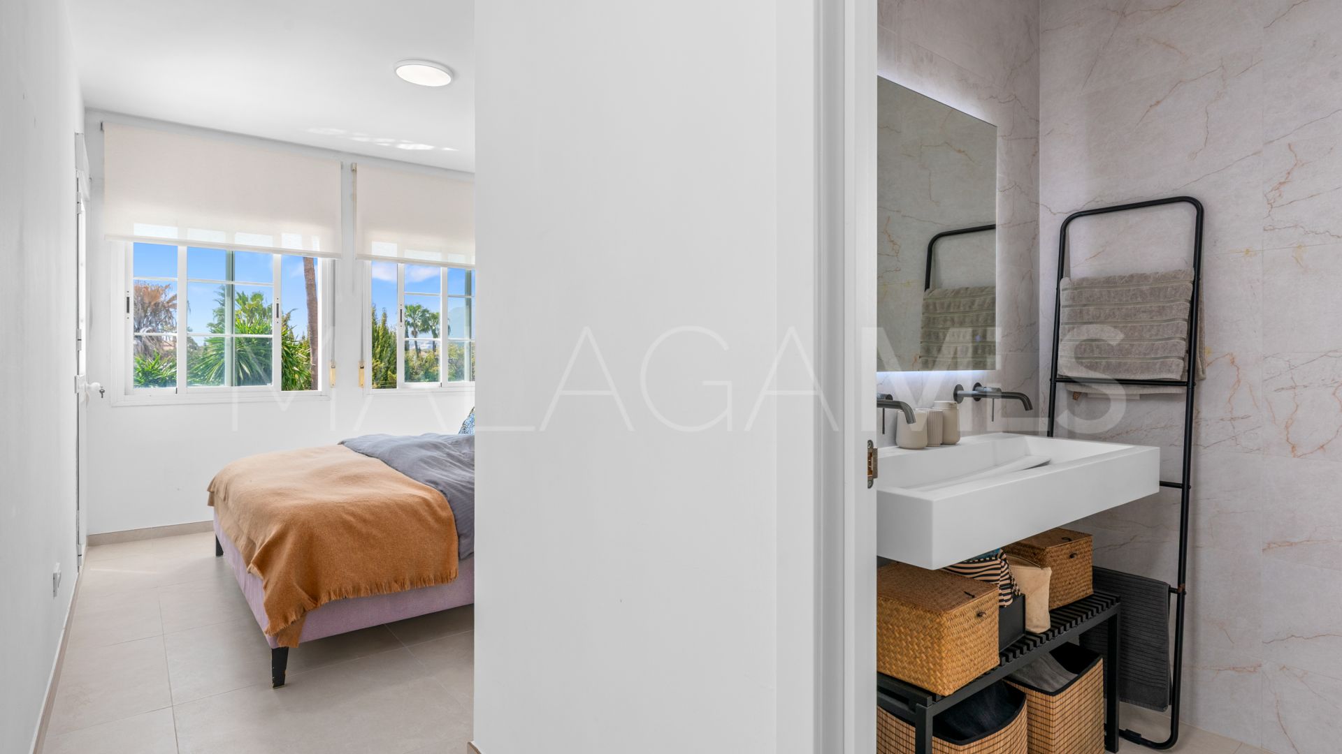 Hus i byn for sale in Bel Air