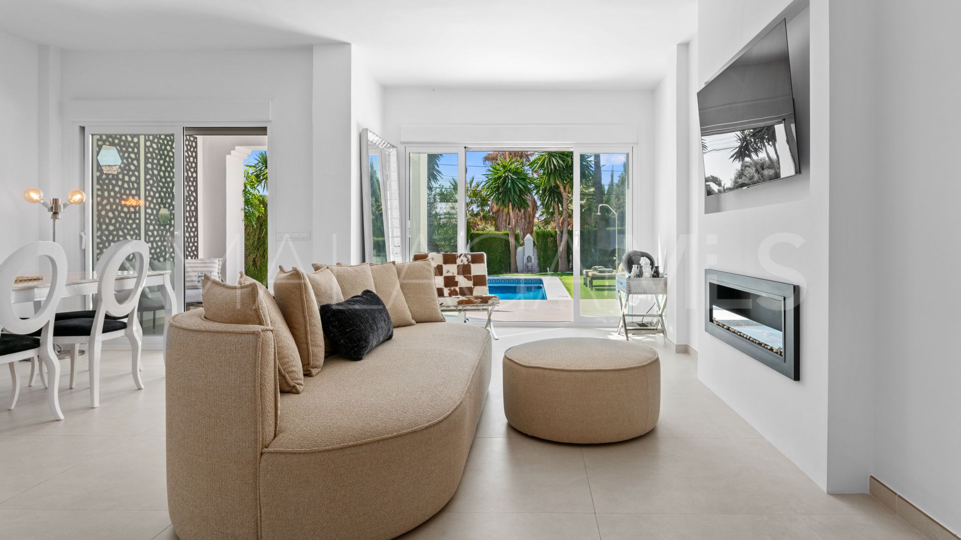 Hus i byn for sale in Bel Air