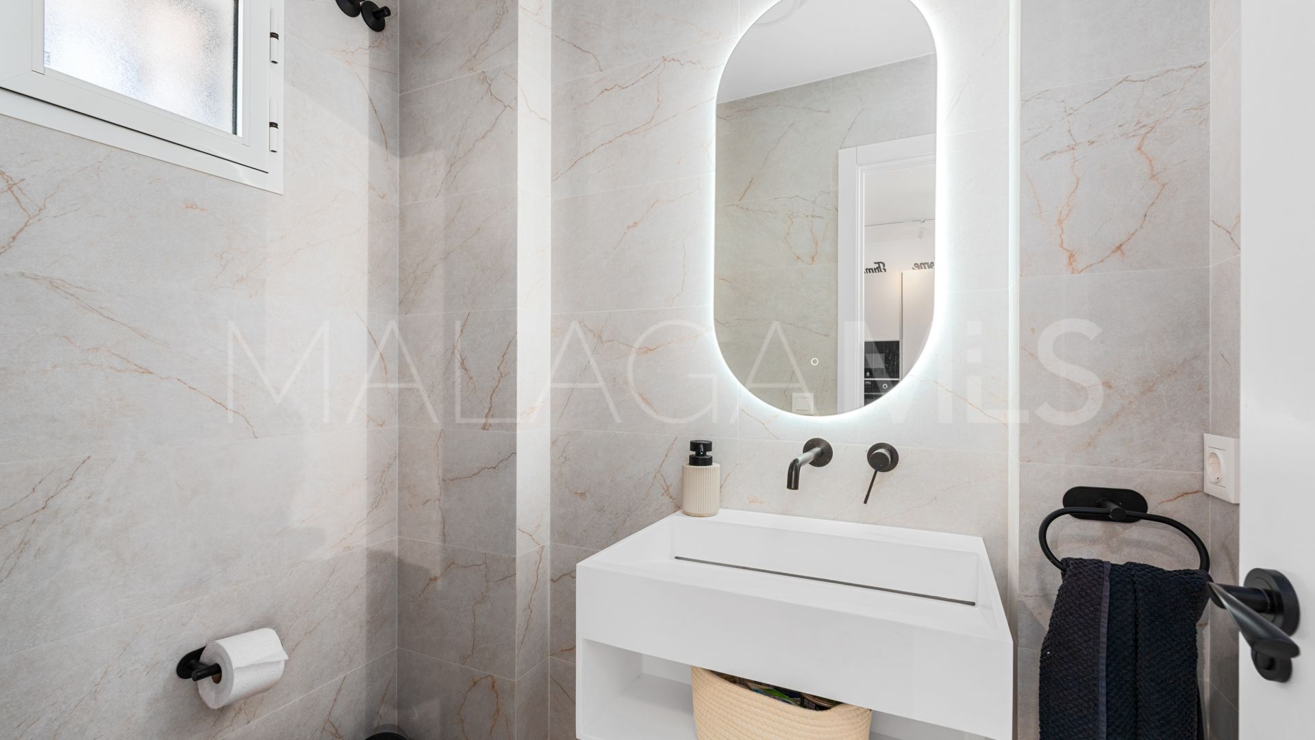 Hus i byn for sale in Bel Air