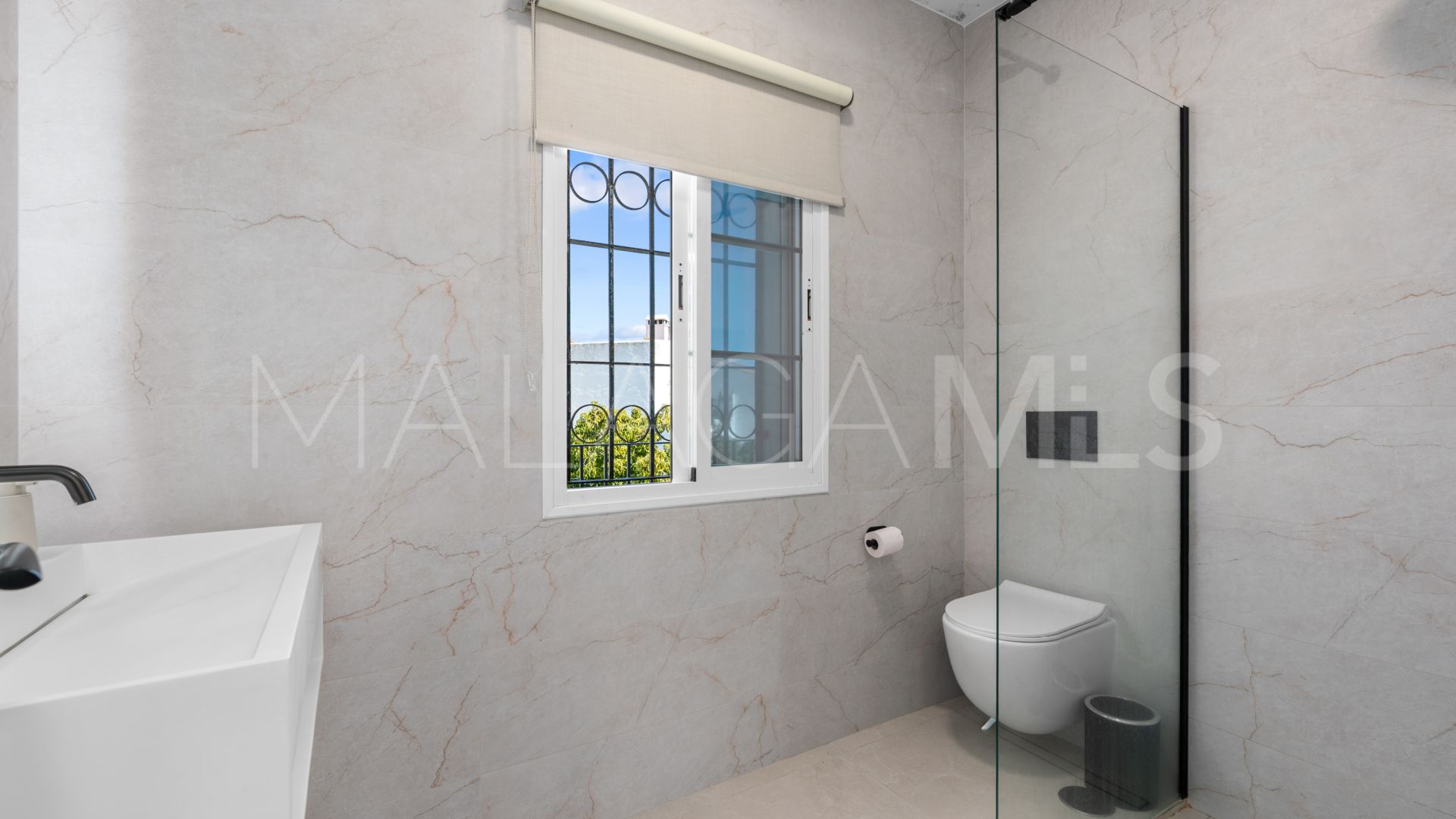 Hus i byn for sale in Bel Air