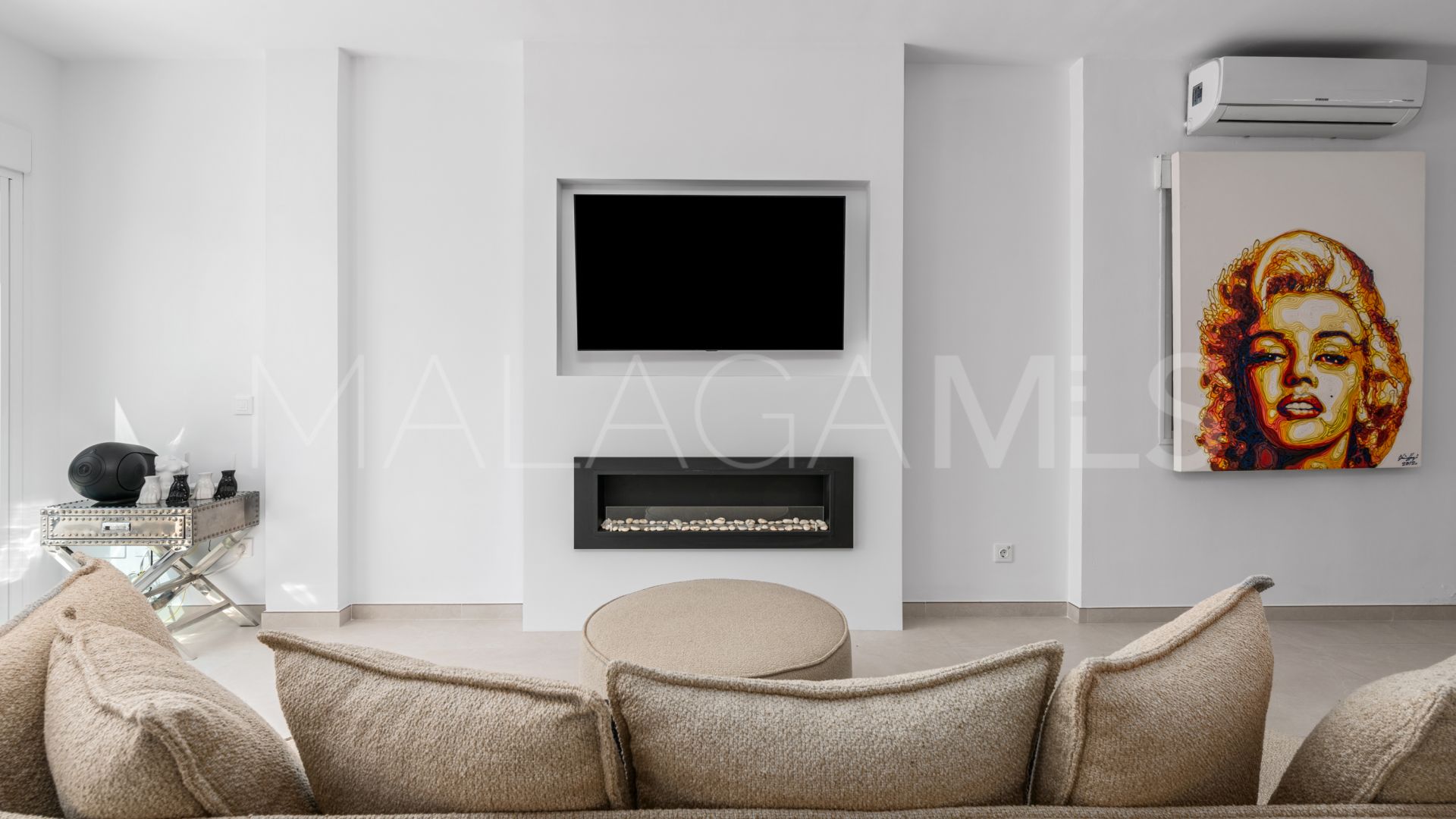 Hus i byn for sale in Bel Air