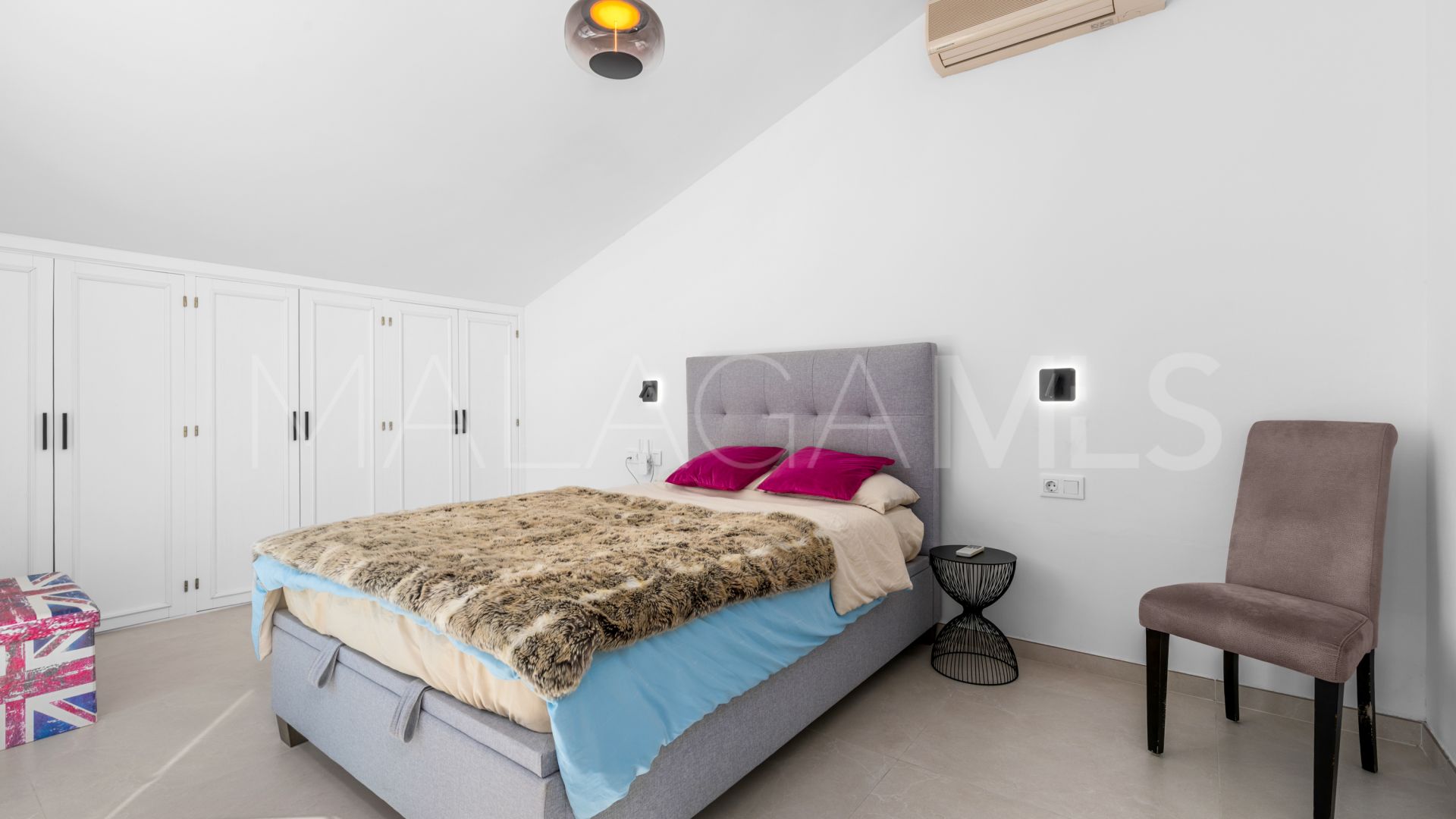 Hus i byn for sale in Bel Air