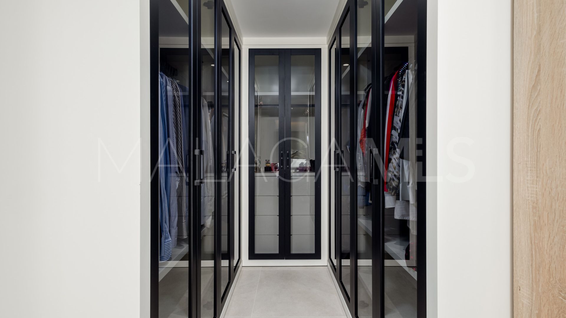 For sale Kings Hills 3 bedrooms apartment