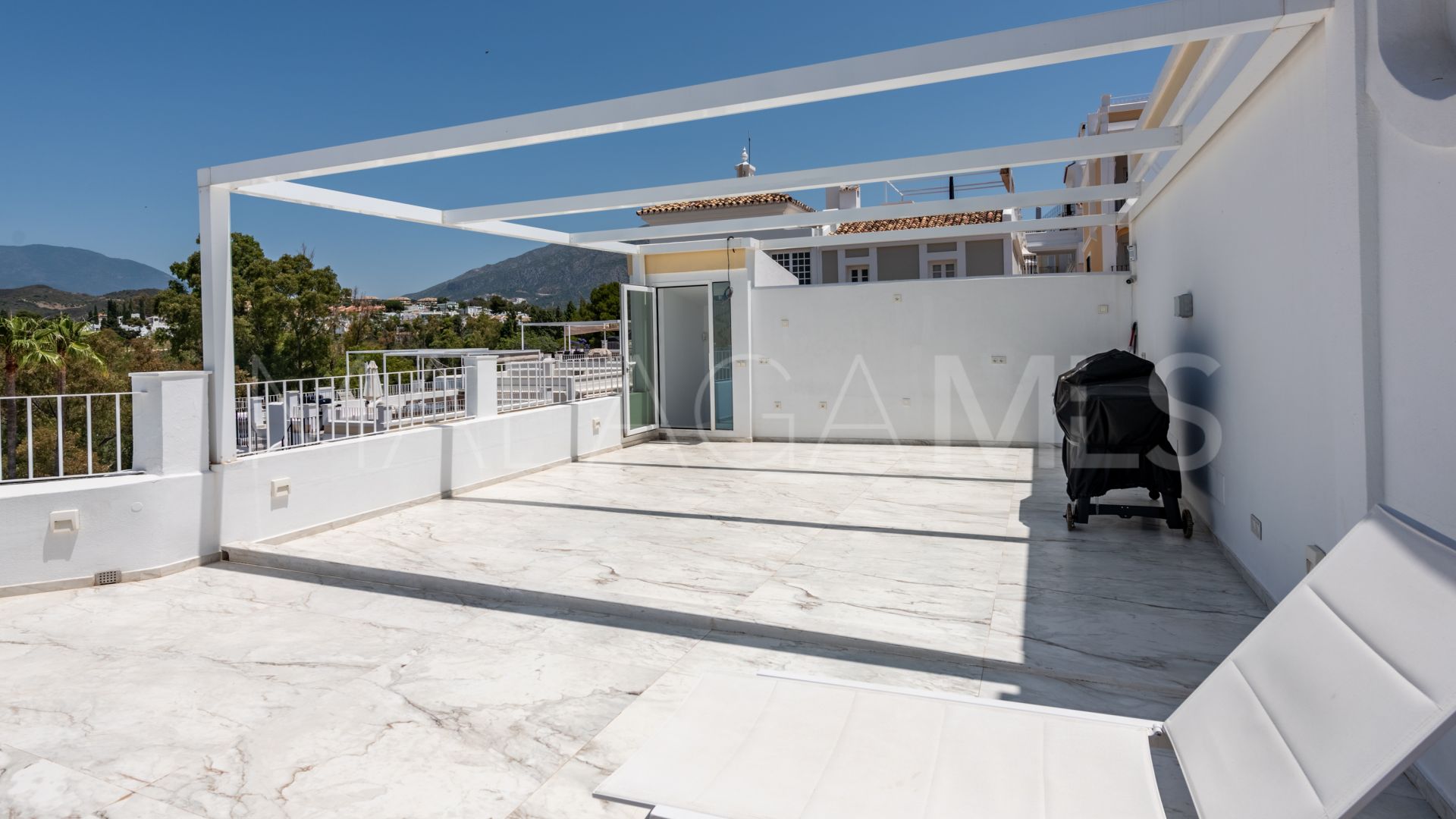 Adosado for sale de 3 bedrooms in Aloha Pueblo