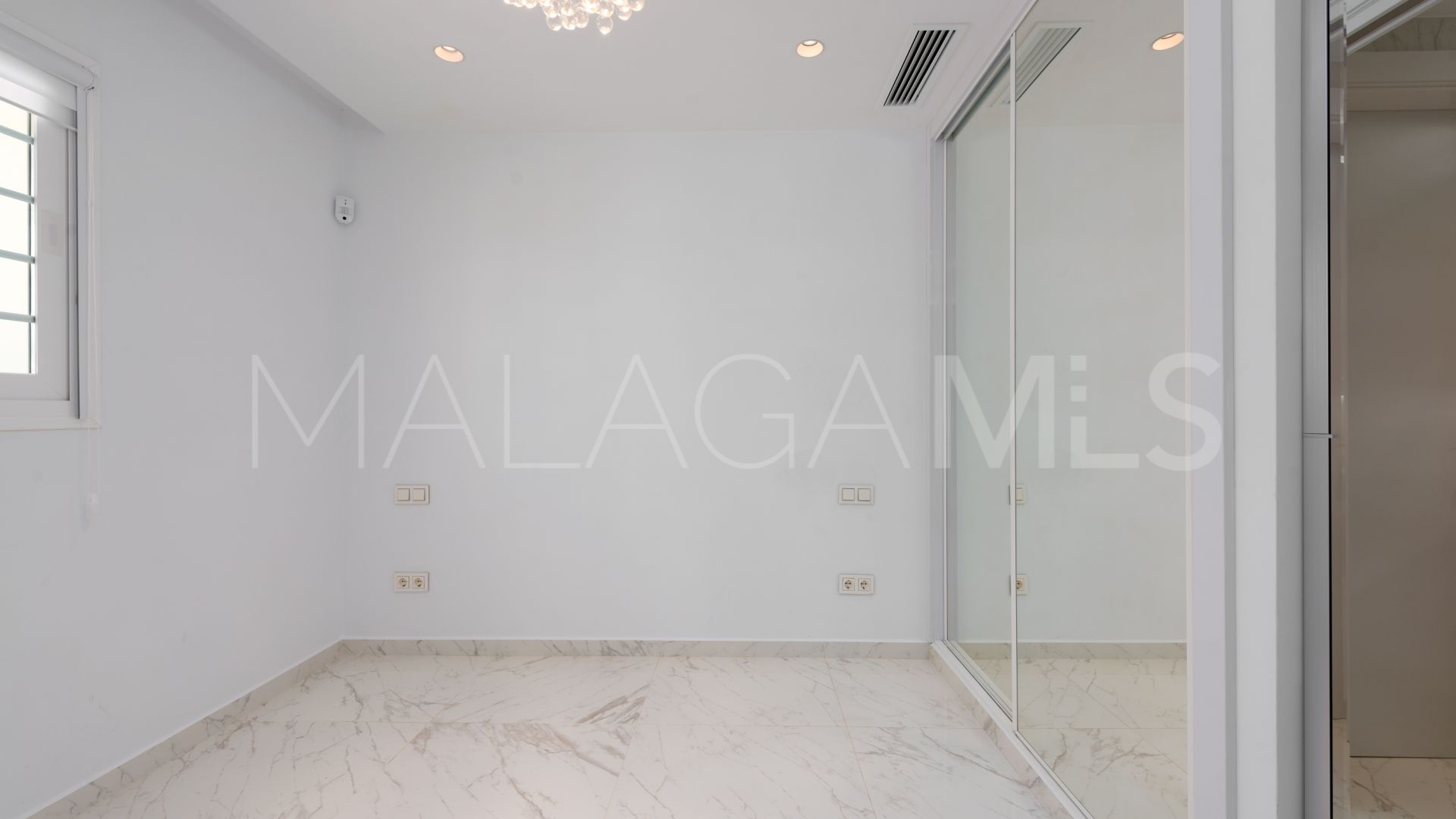 Adosado for sale de 3 bedrooms in Aloha Pueblo