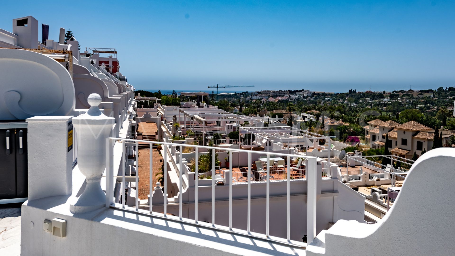 Adosado for sale de 3 bedrooms in Aloha Pueblo