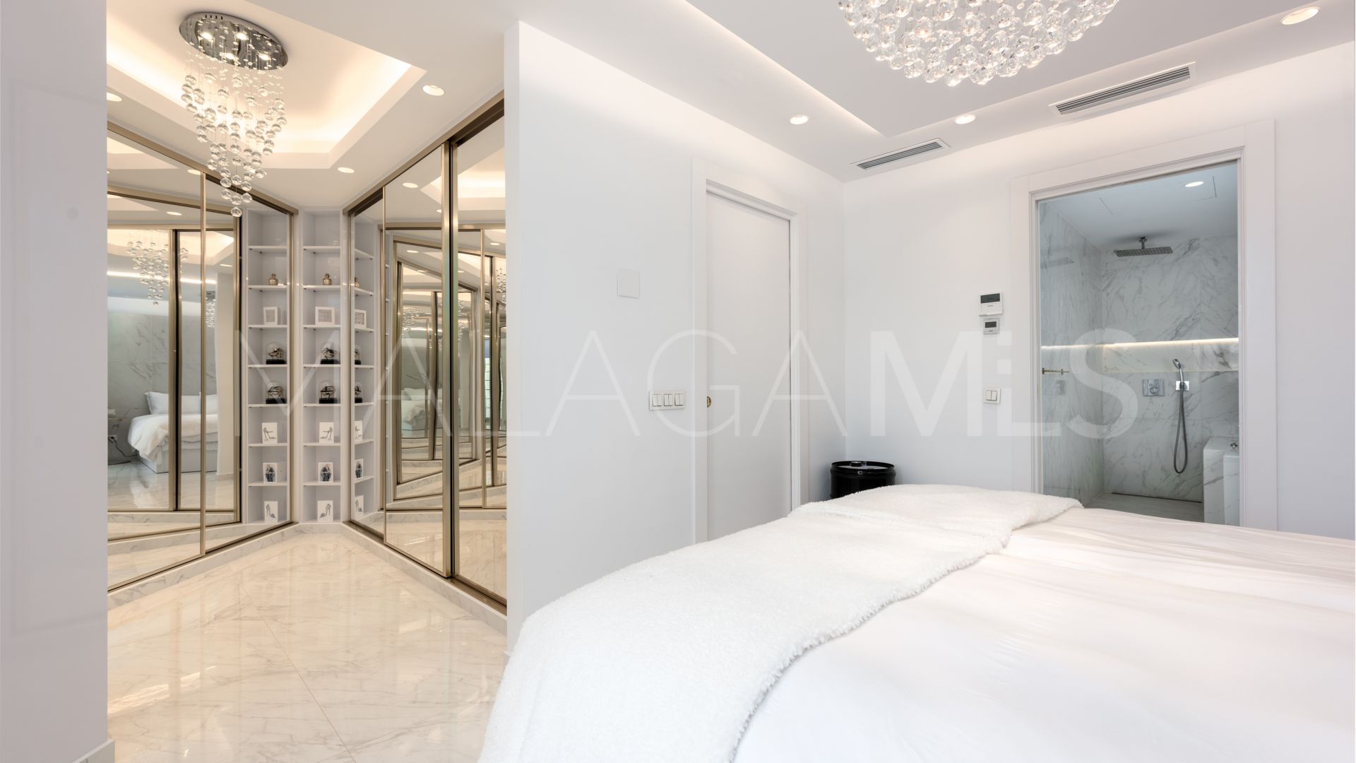 Adosado for sale de 3 bedrooms in Aloha Pueblo