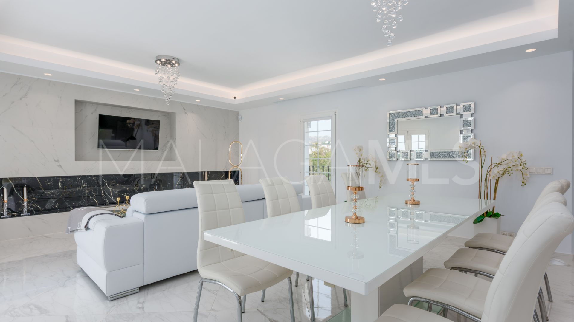 Adosado for sale de 3 bedrooms in Aloha Pueblo