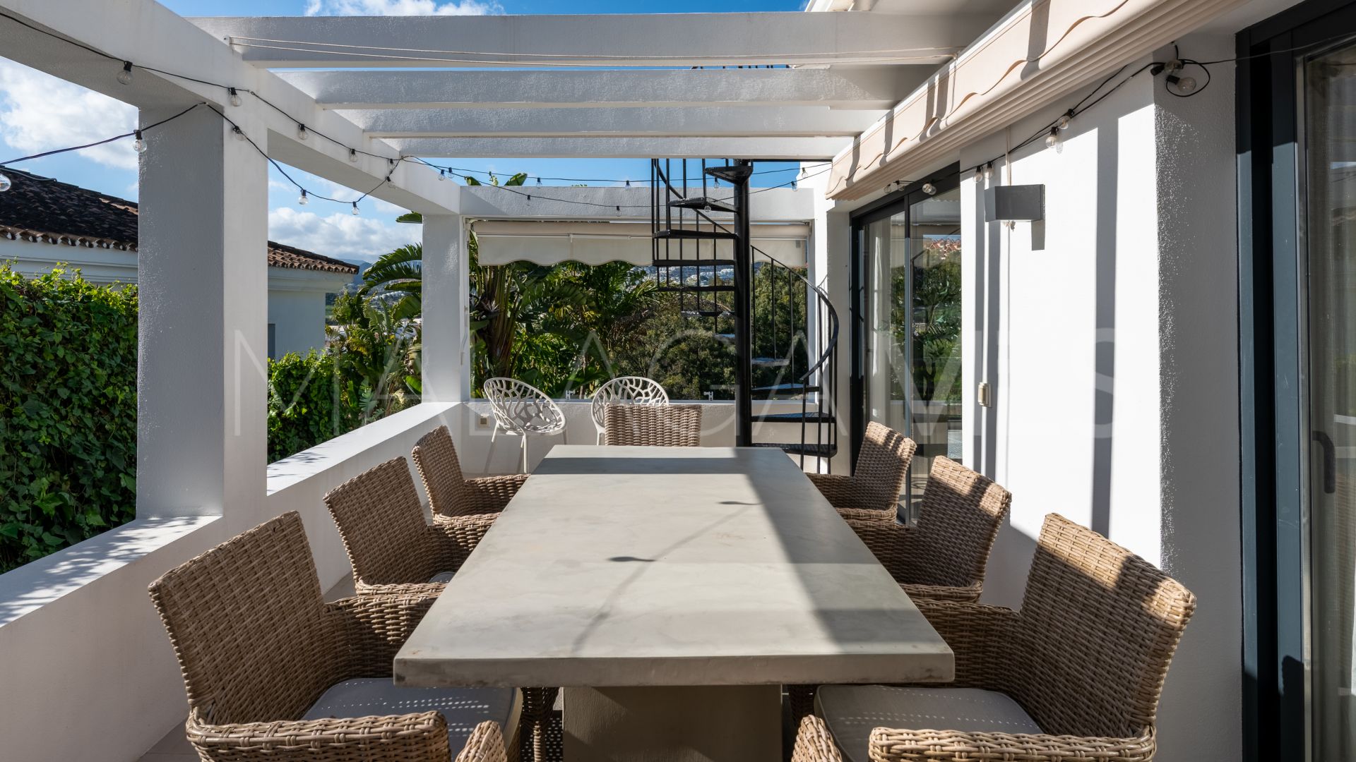 Villa for sale in Nueva Andalucia