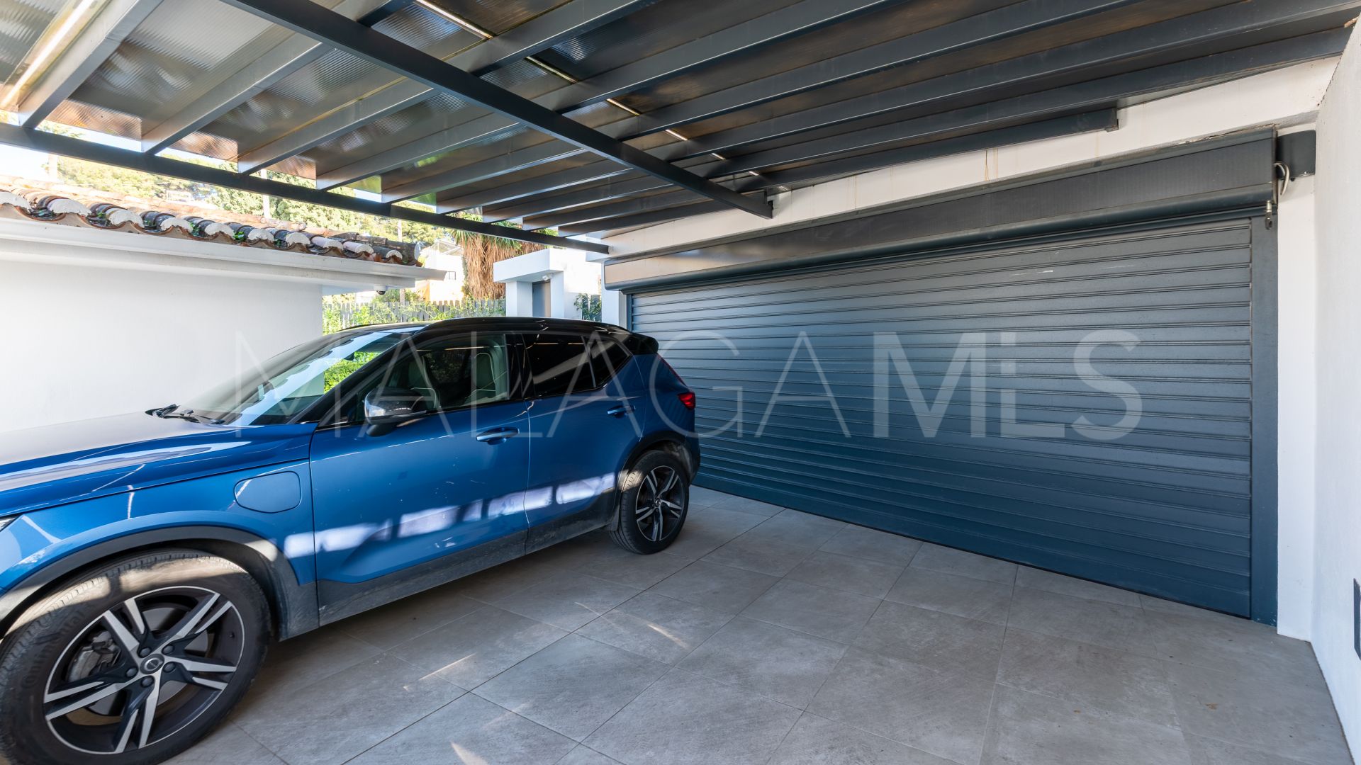 Villa for sale in Nueva Andalucia