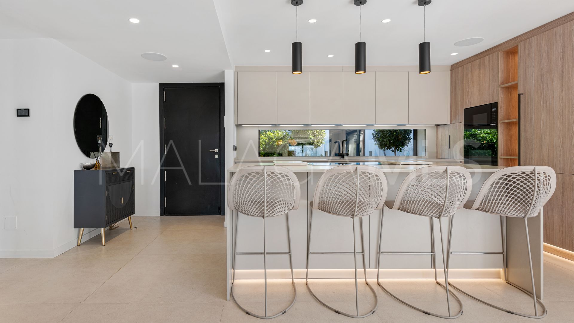 Villa for sale in Nueva Andalucia