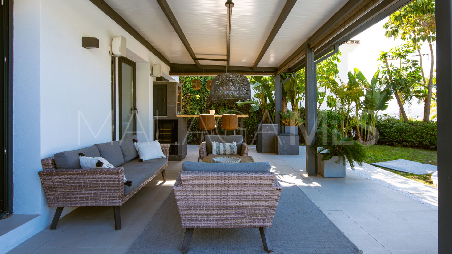 Villa for sale in Nueva Andalucia