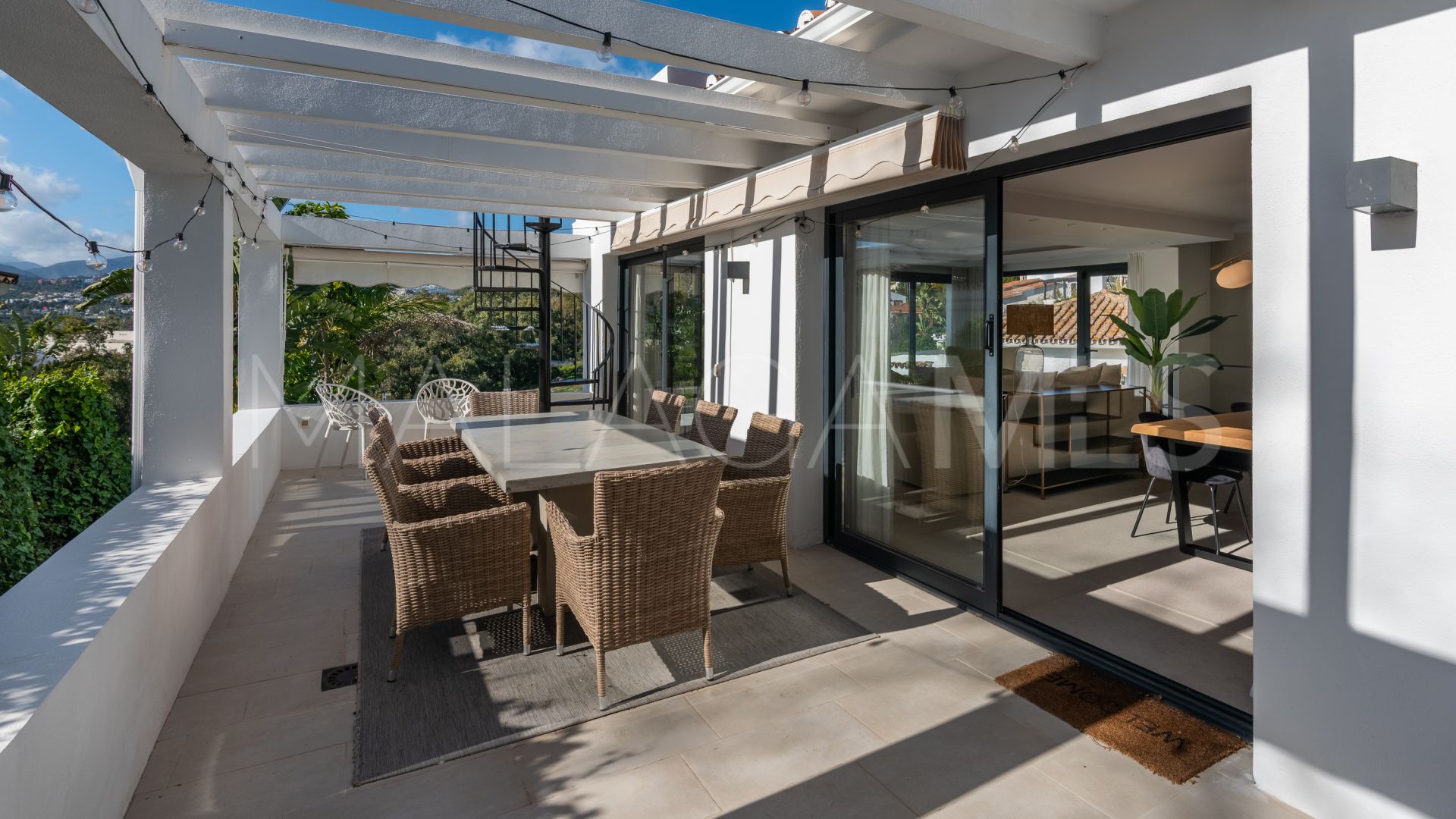 Villa for sale in Nueva Andalucia