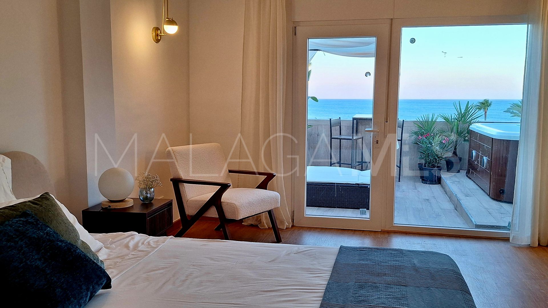 Zweistöckiges penthouse for sale in Estepona Westen