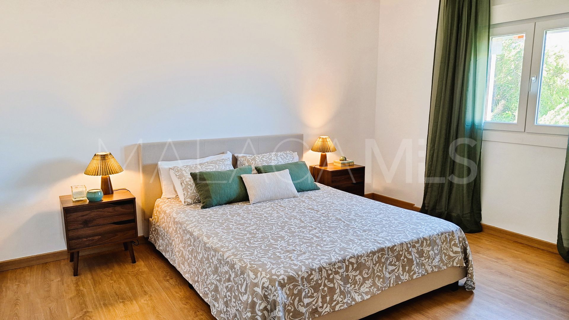 Zweistöckiges penthouse for sale in Estepona Westen