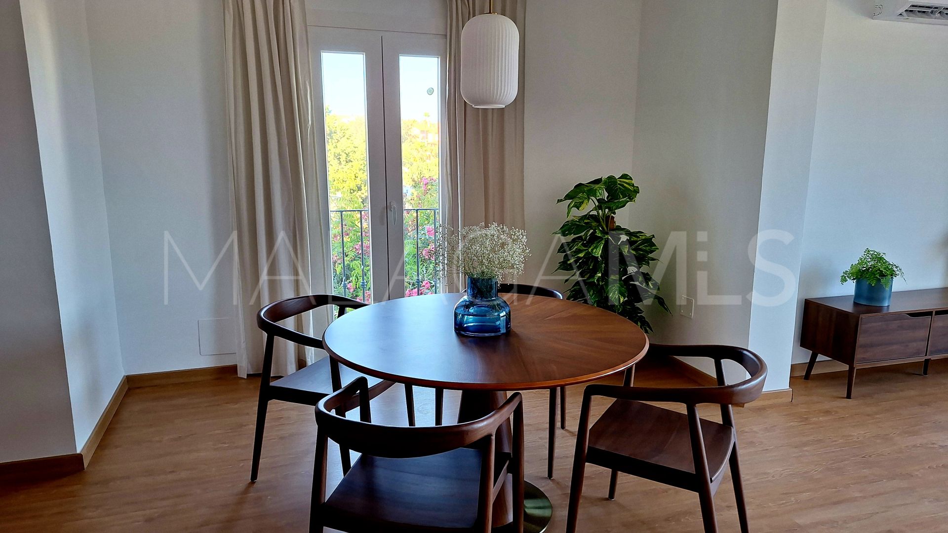 Zweistöckiges penthouse for sale in Estepona Westen