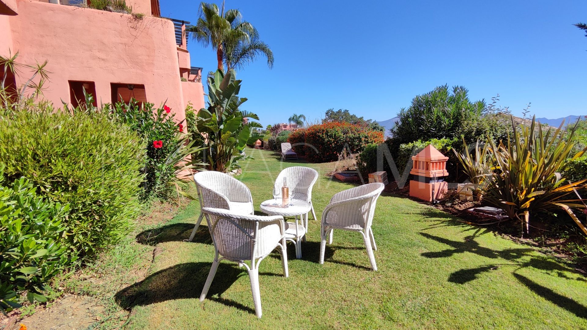Buy apartamento planta baja in El Soto de Marbella with 2 bedrooms
