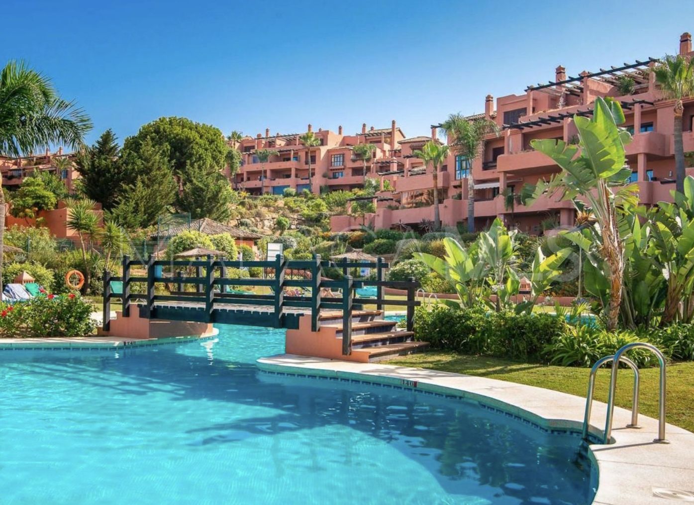 Buy apartamento planta baja in El Soto de Marbella with 2 bedrooms