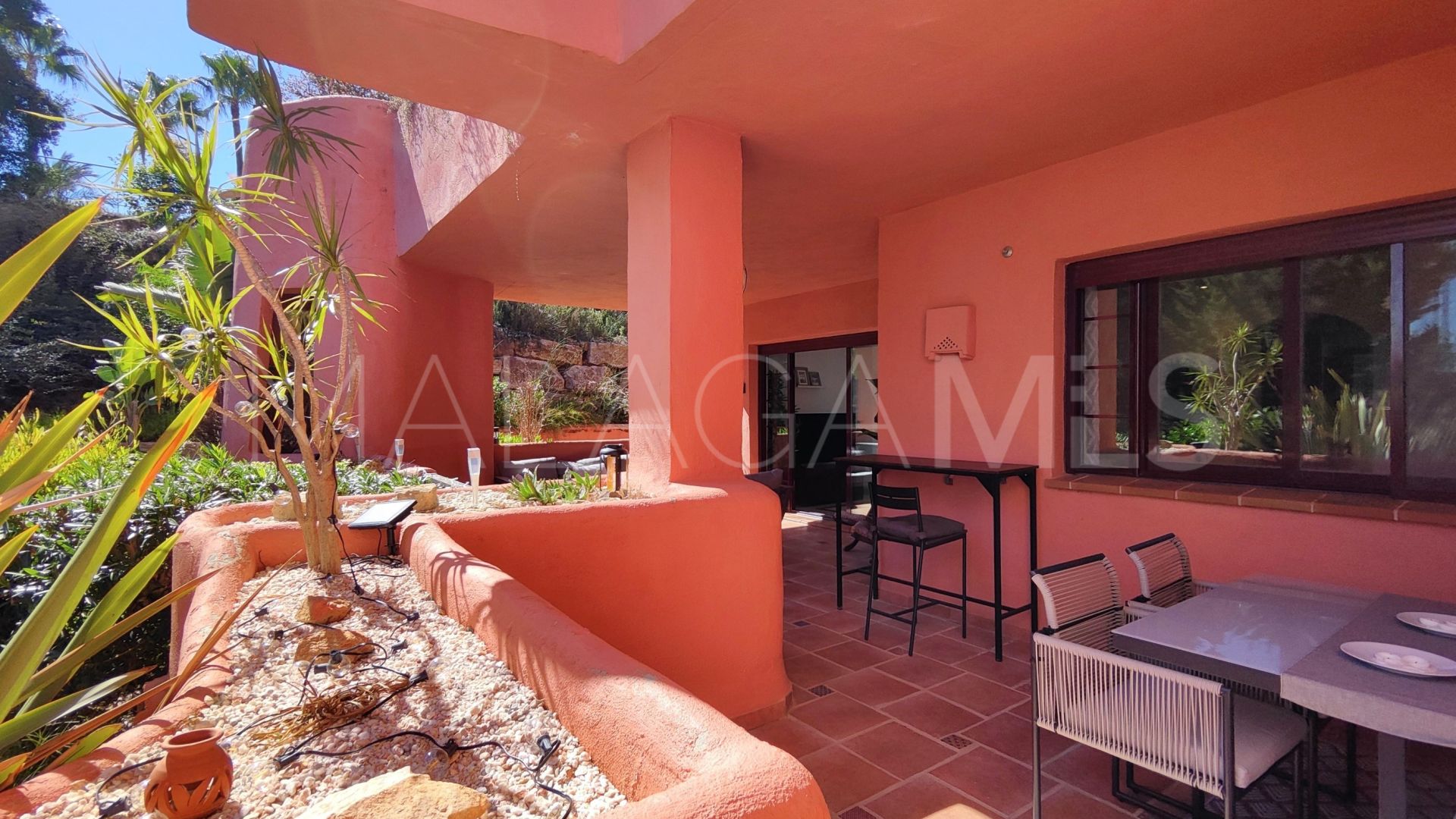 Buy apartamento planta baja in El Soto de Marbella with 2 bedrooms