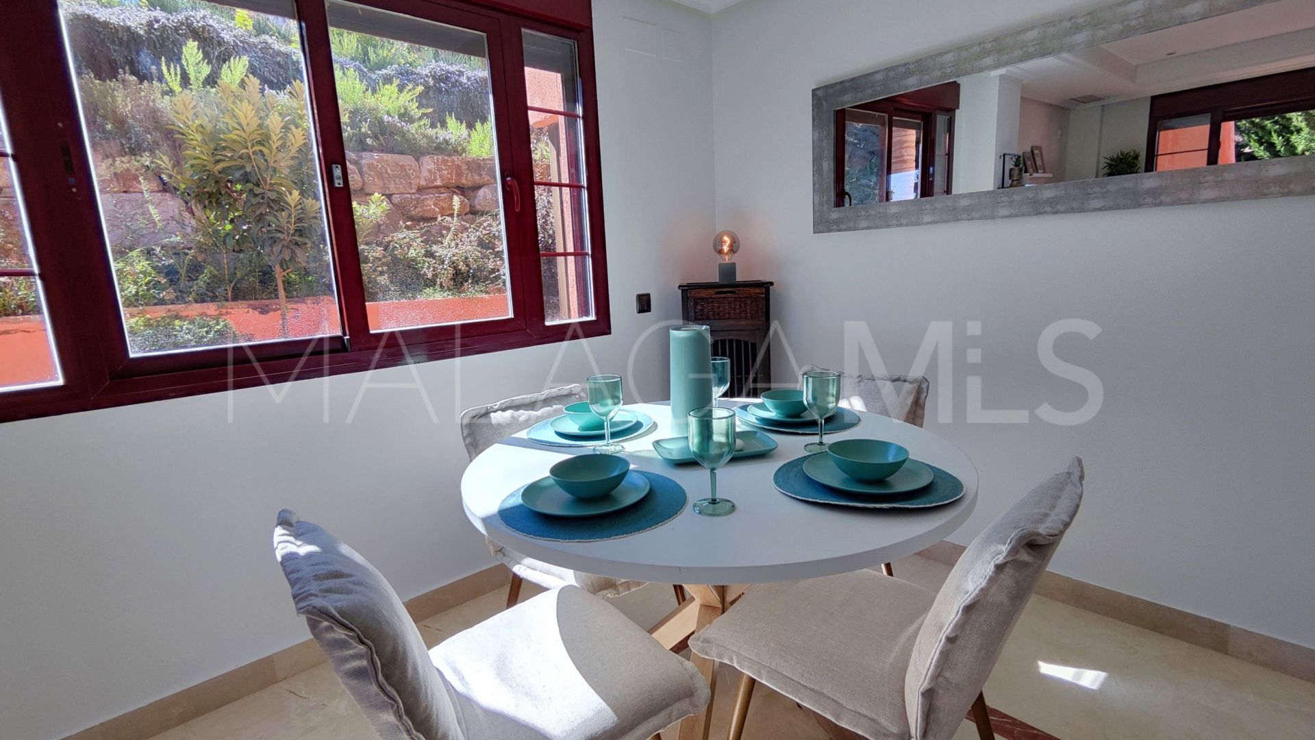 Buy apartamento planta baja in El Soto de Marbella with 2 bedrooms