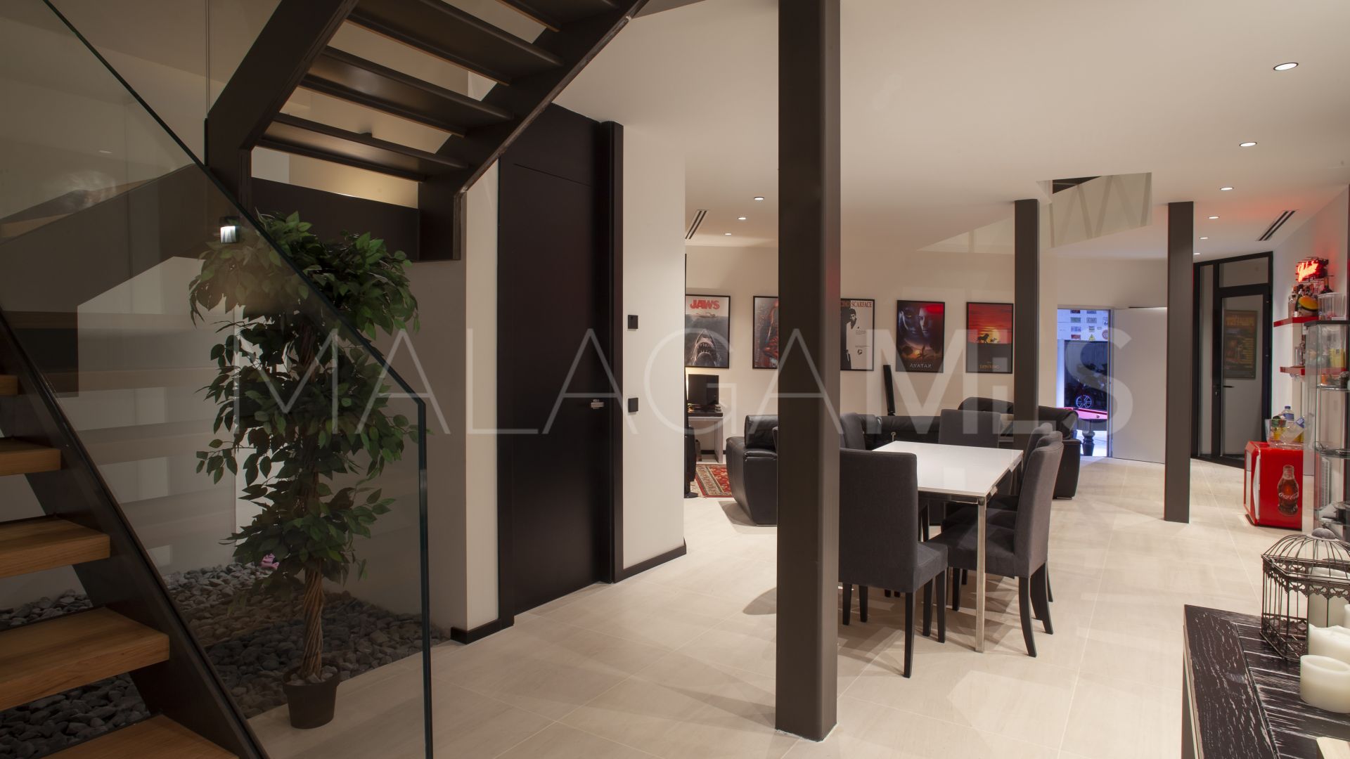 Nueva Andalucia, villa a la venta de 7 bedrooms