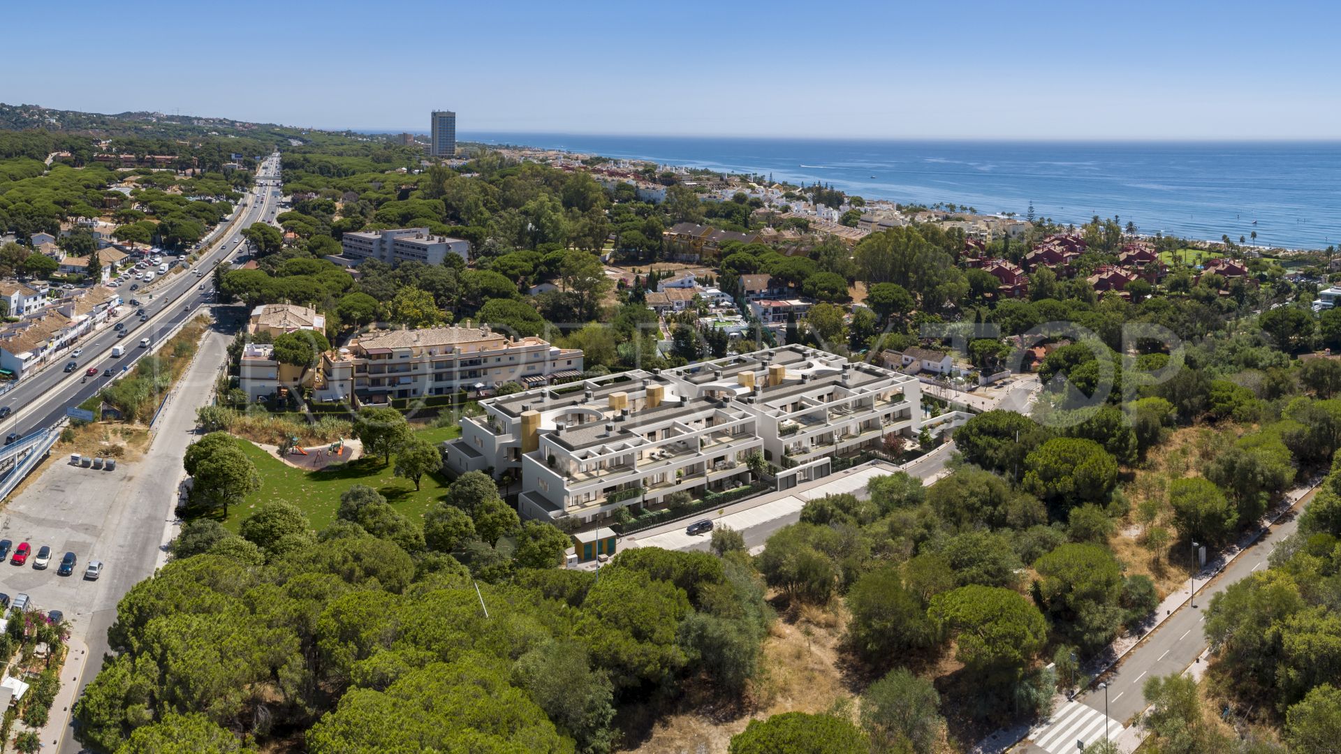 Penthouse for sale in Elviria Playa with 3 bedrooms