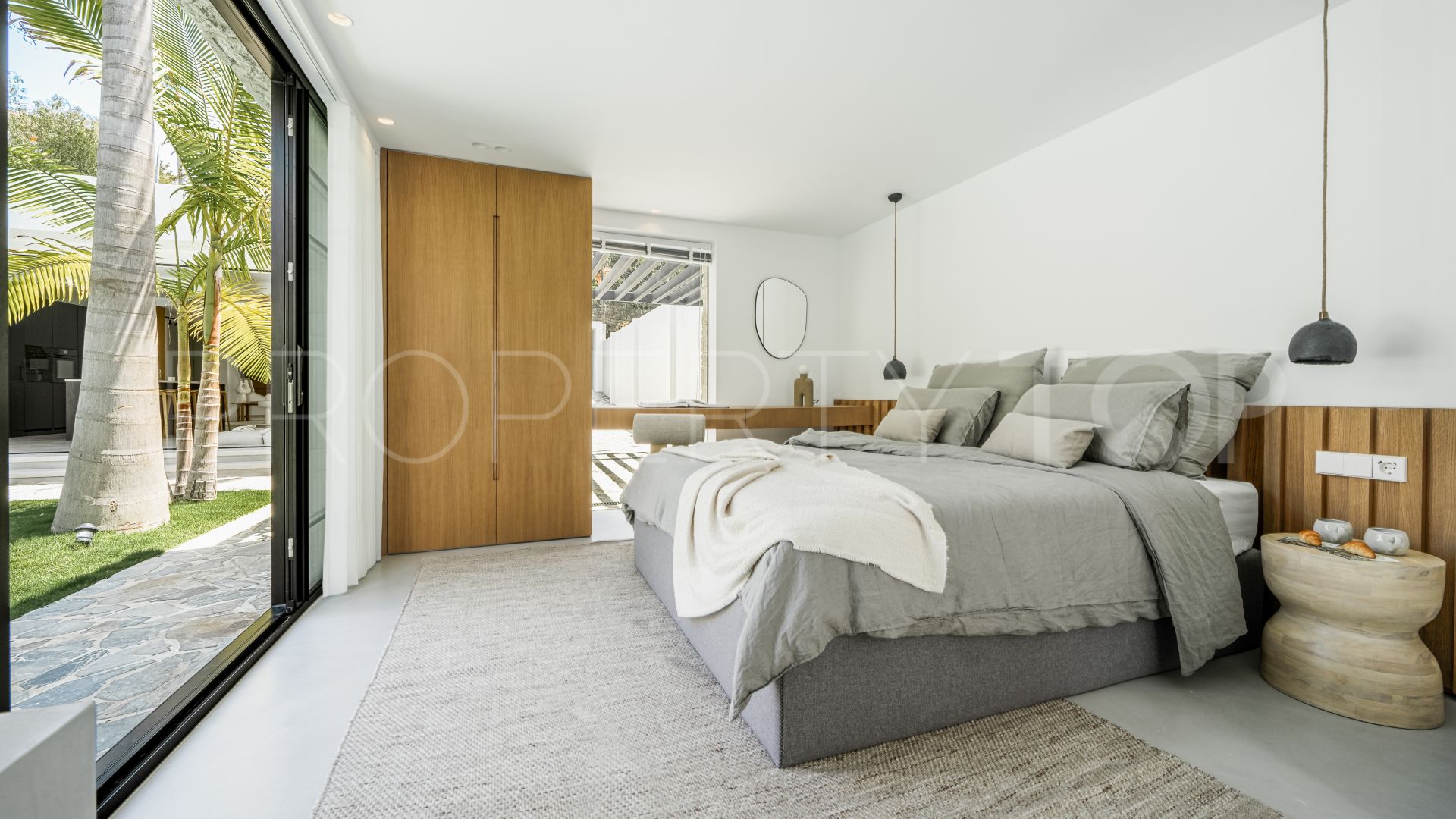Nueva Andalucia, villa de 4 dormitorios en venta