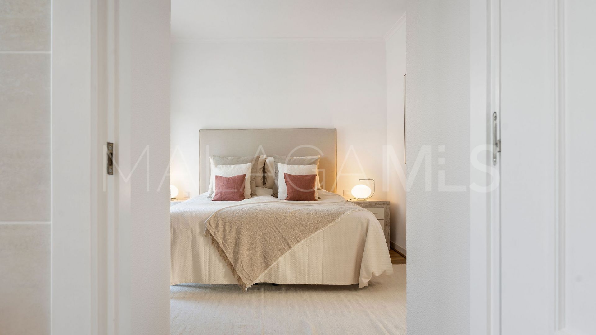 Buy adosado with 3 bedrooms in Nueva Andalucia