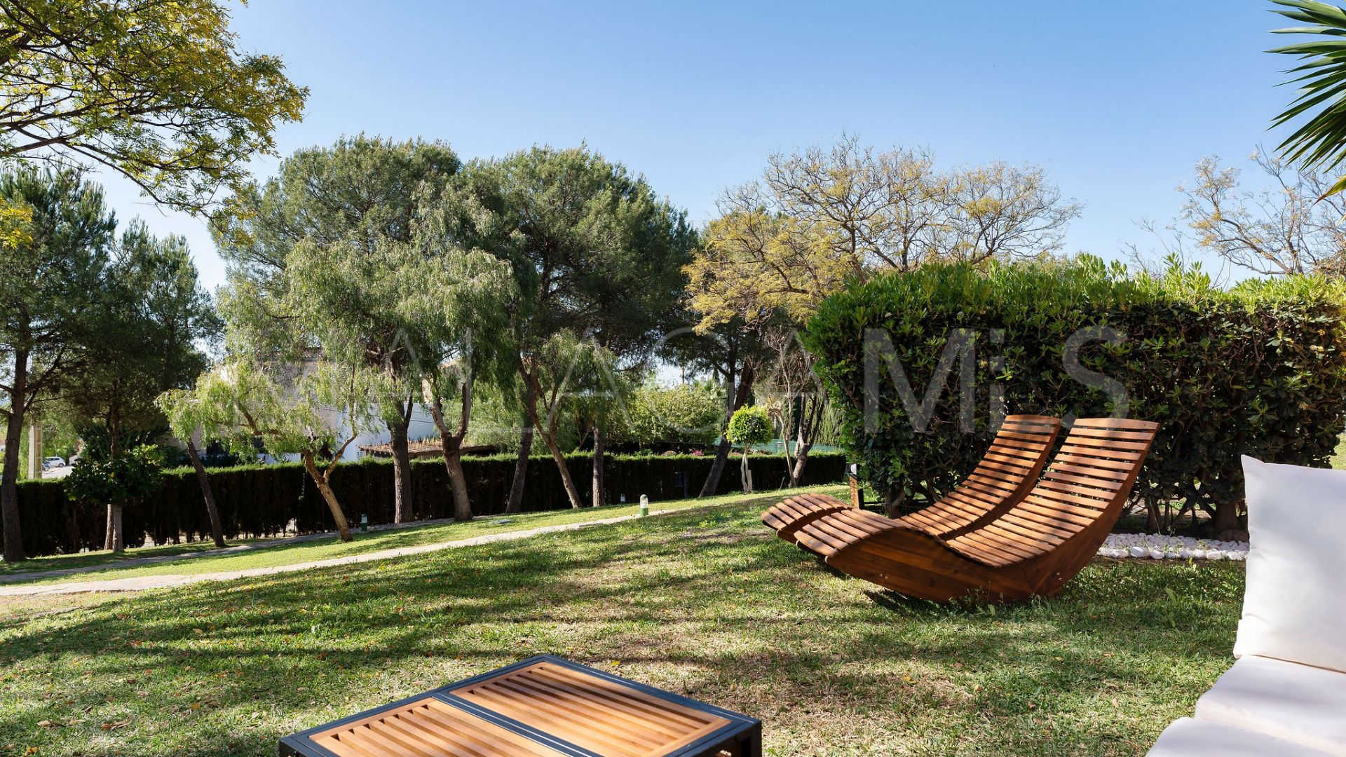 Markplanslägenhet for sale in Andalucia Alta