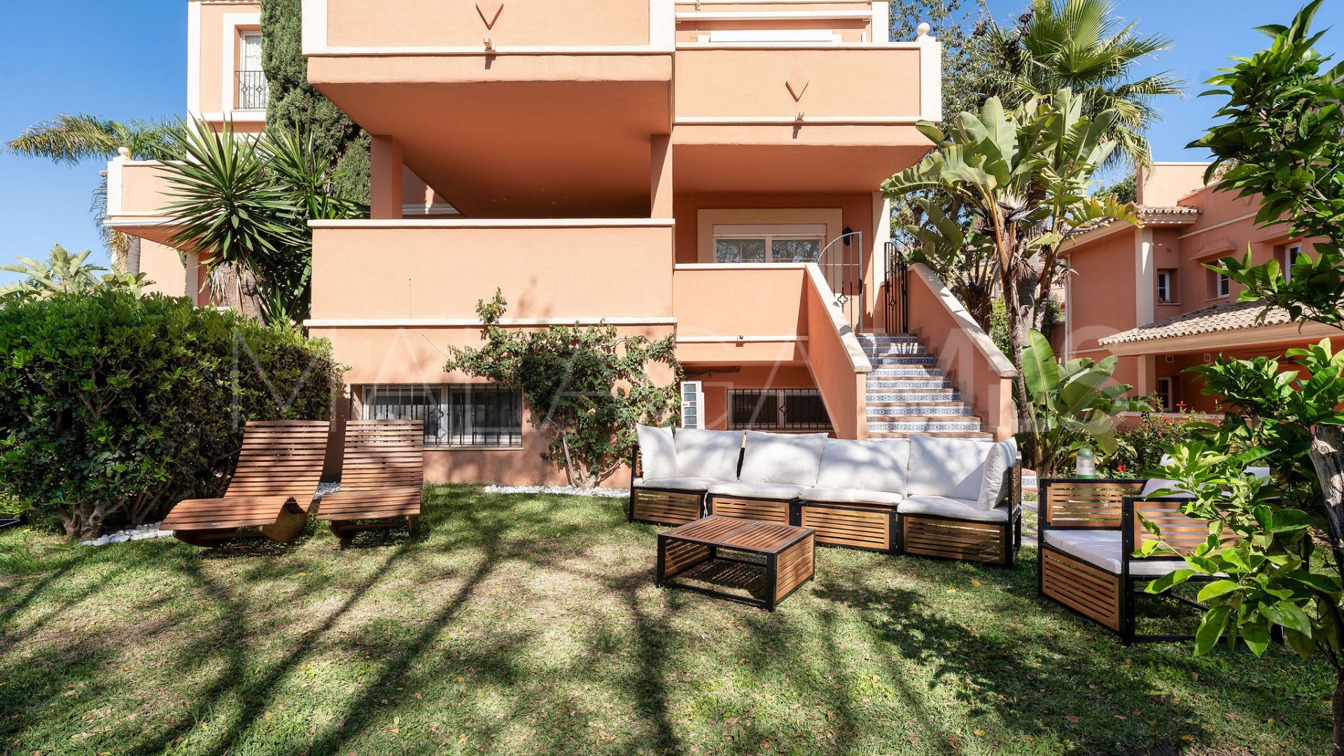 Markplanslägenhet for sale in Andalucia Alta