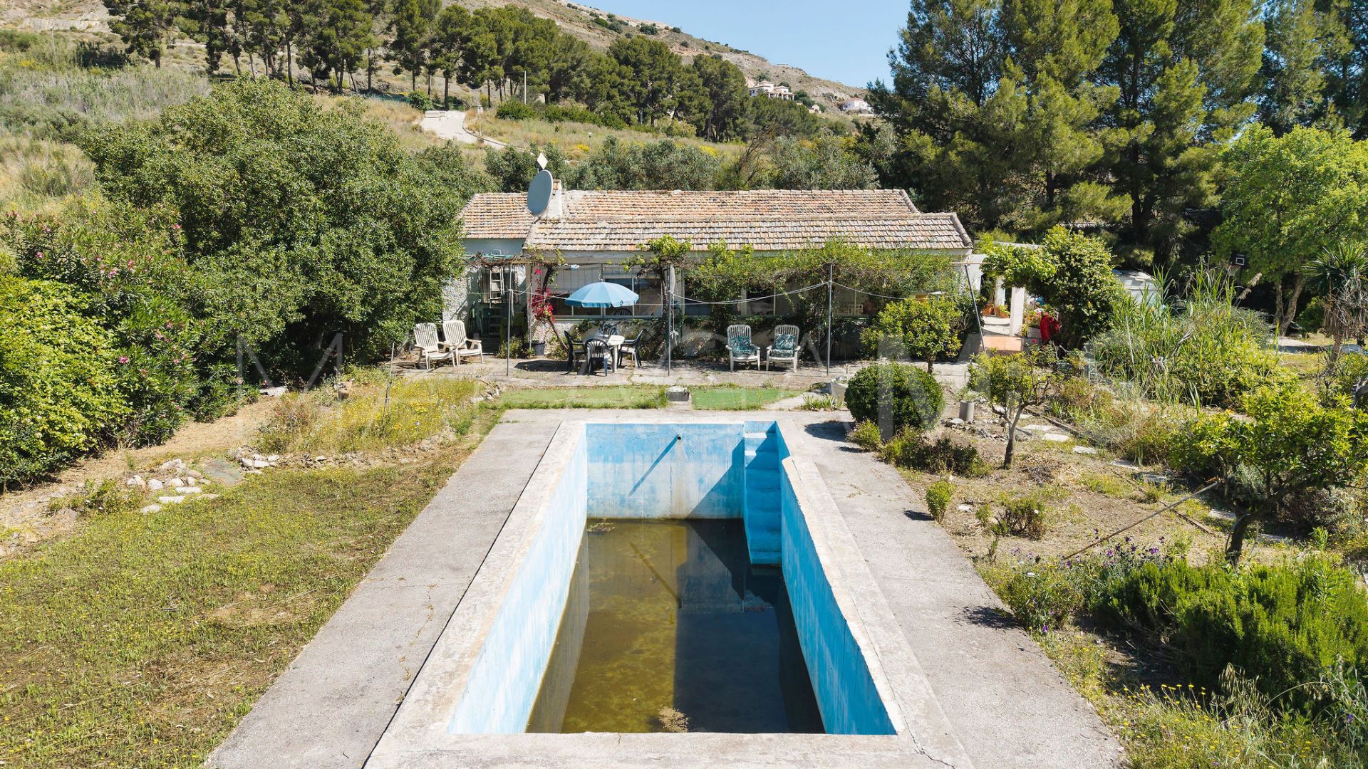 Landhaus for sale in Alhaurin el Grande