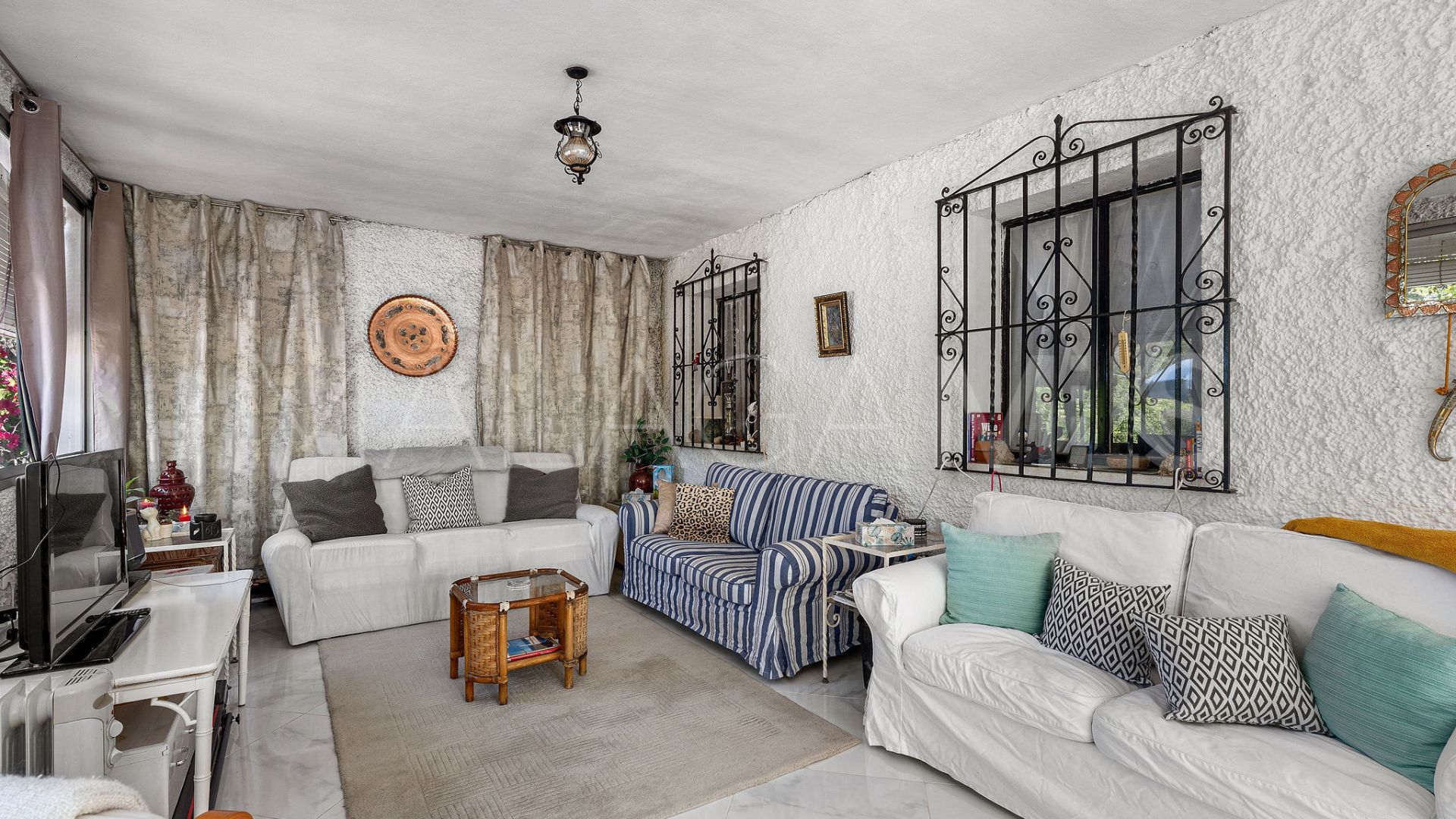 Landhaus for sale in Alhaurin el Grande