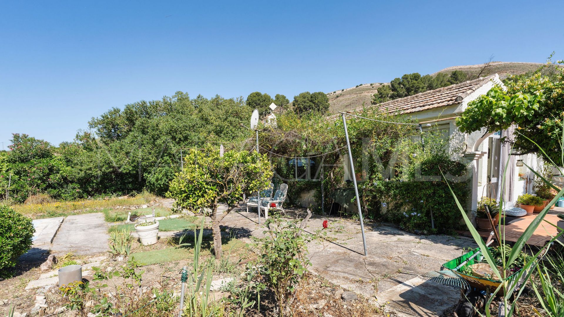 Landhaus for sale in Alhaurin el Grande