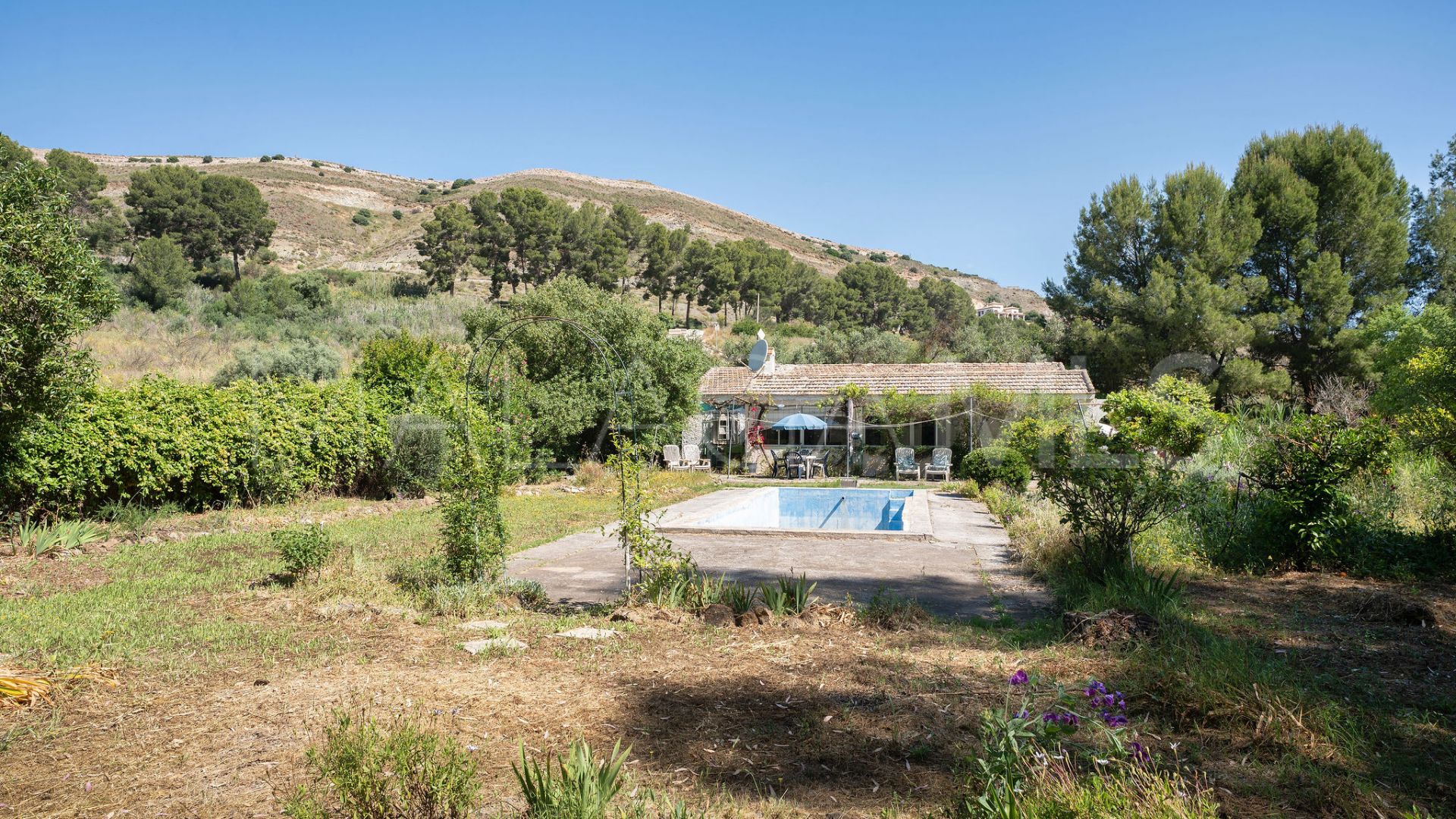 Landhaus for sale in Alhaurin el Grande