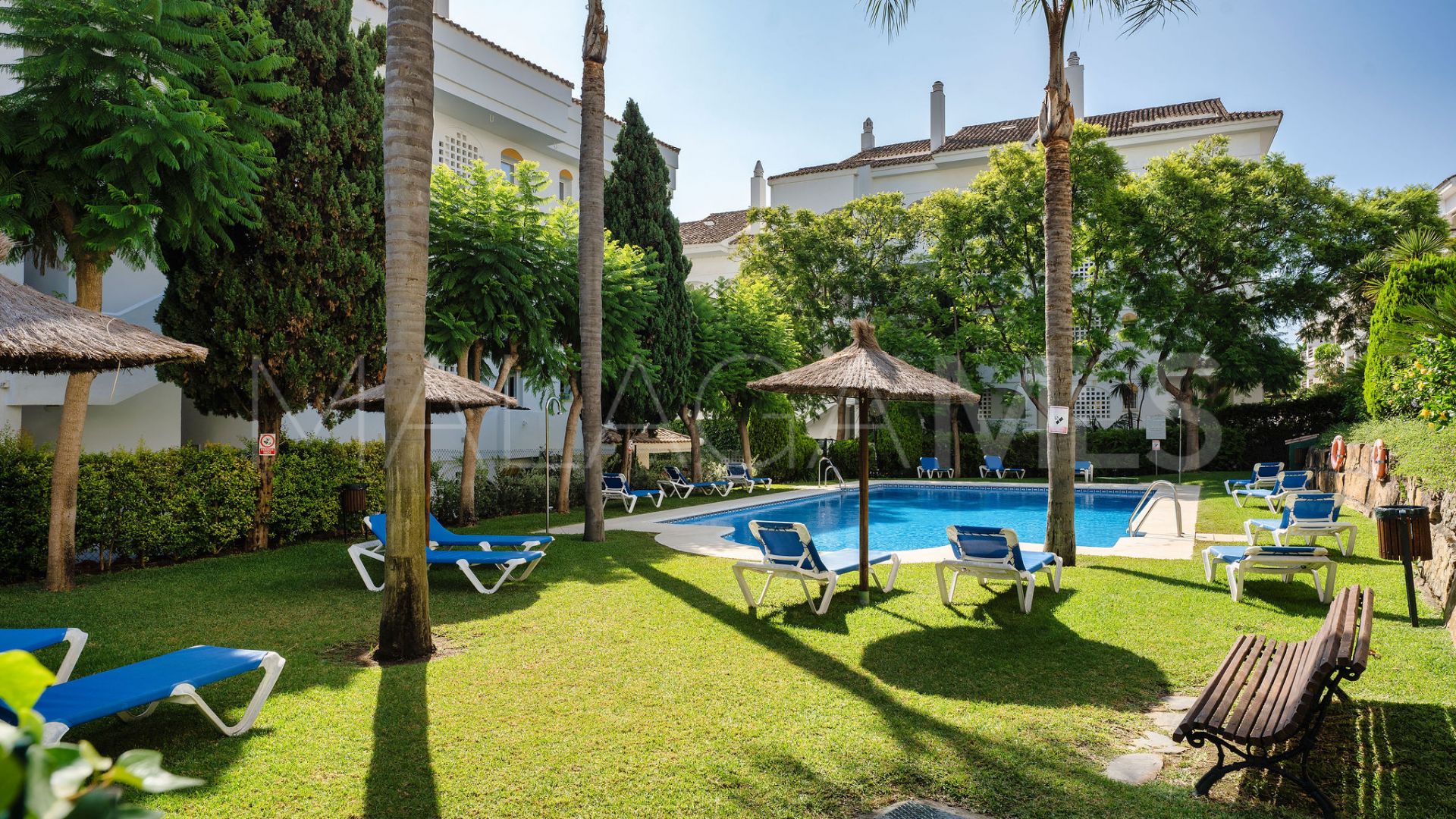 Markplanslägenhet for sale in Guadalmina Baja