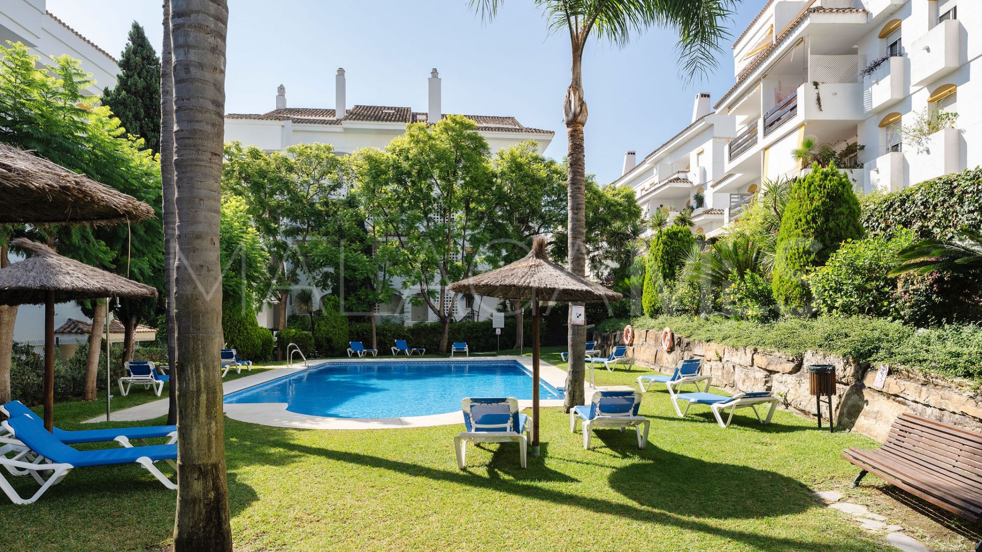 Markplanslägenhet for sale in Guadalmina Baja