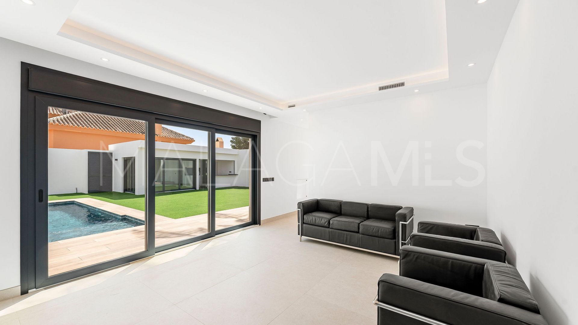 For sale villa in El Coto