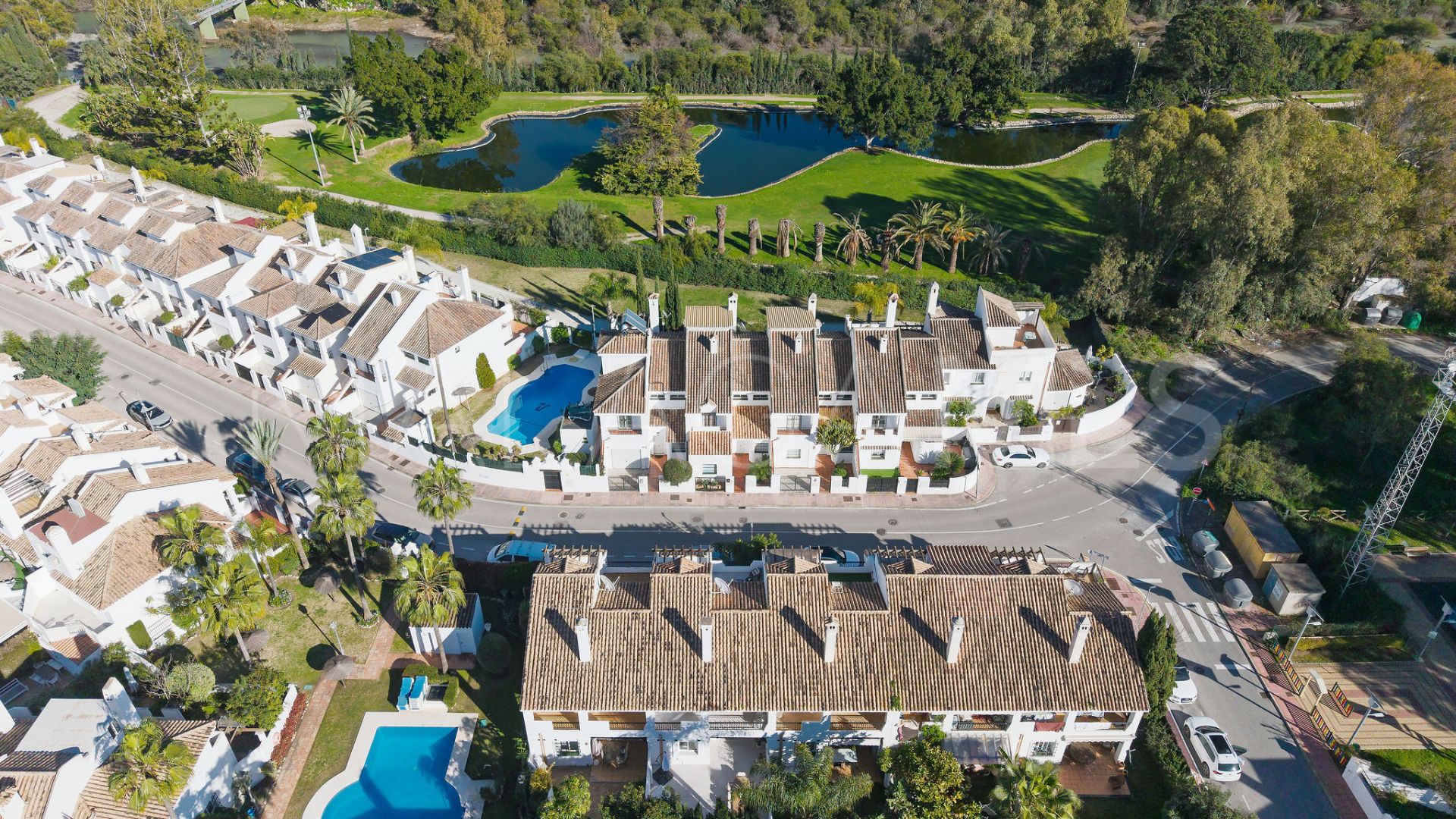 Radhus for sale in Los Naranjos de Marbella