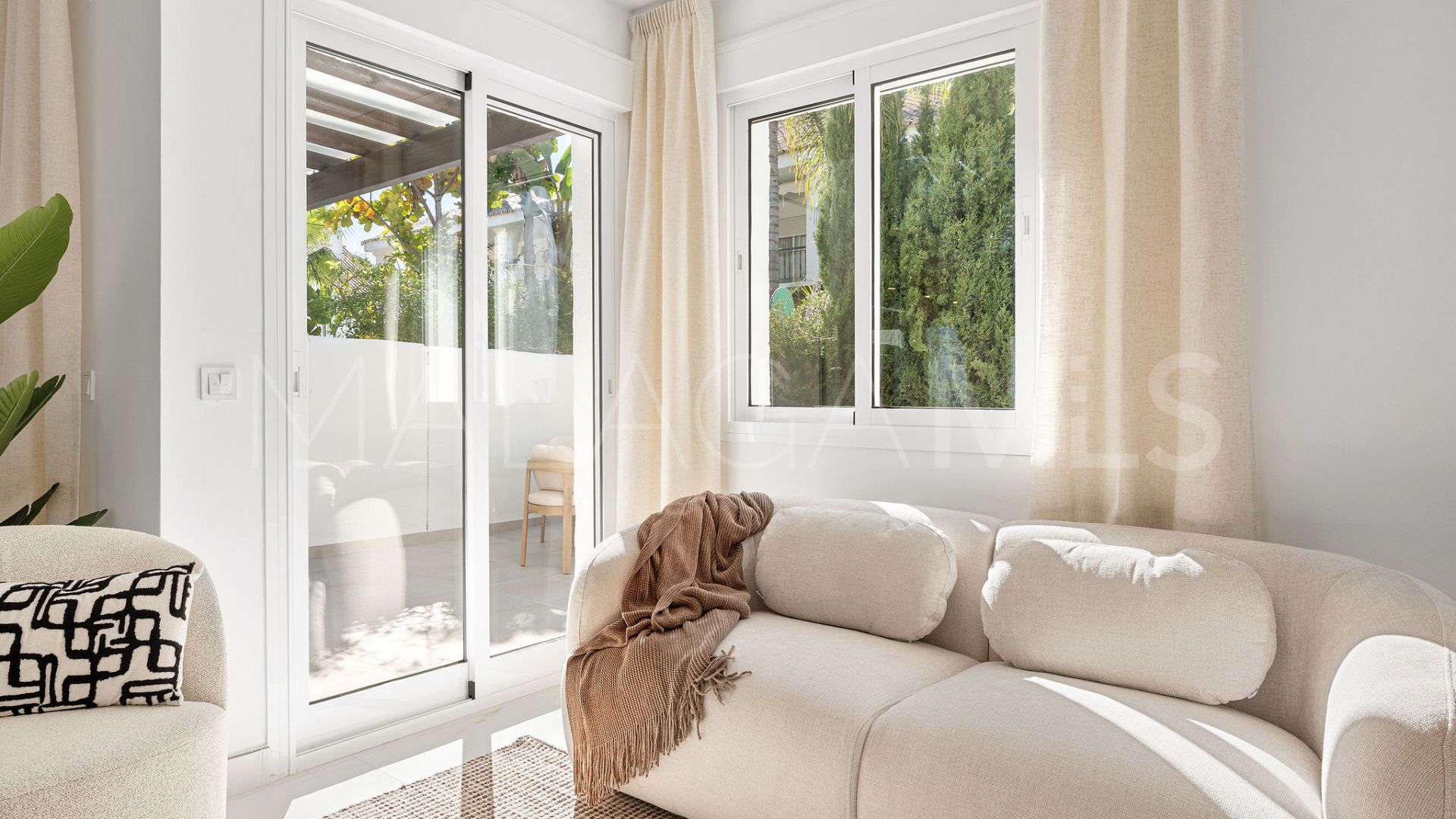 Radhus for sale in Los Naranjos de Marbella