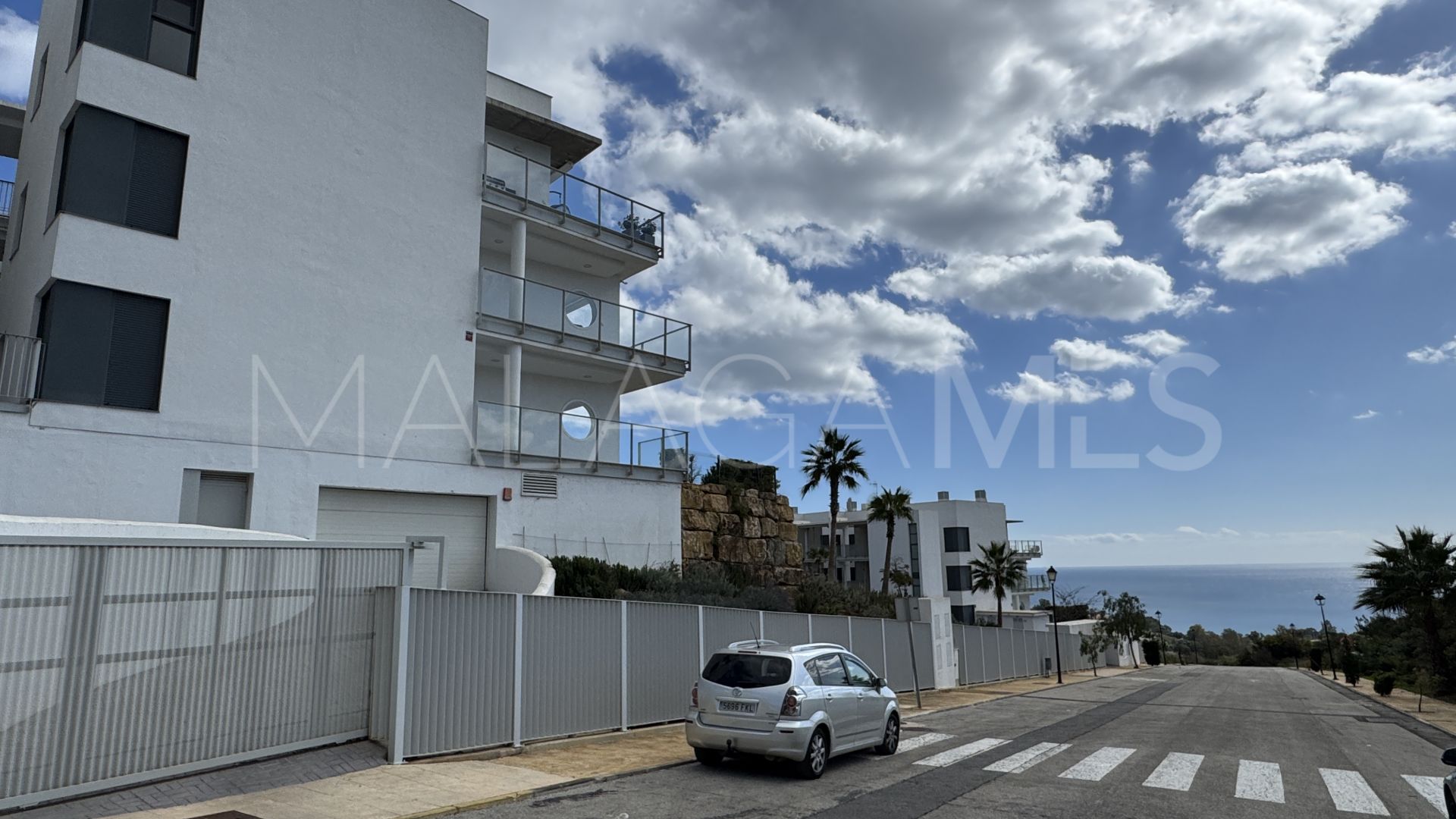 Appartement for sale in Sunrise Height