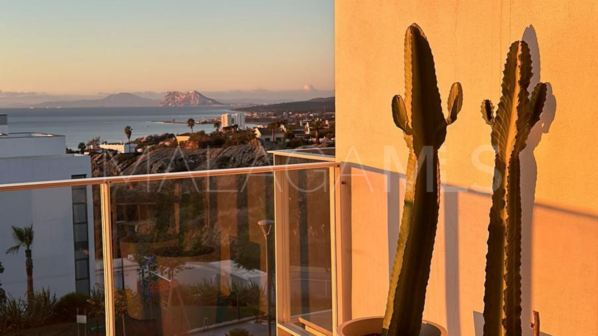 Apartamento a la venta with 3 bedrooms in Bahia de las Rocas