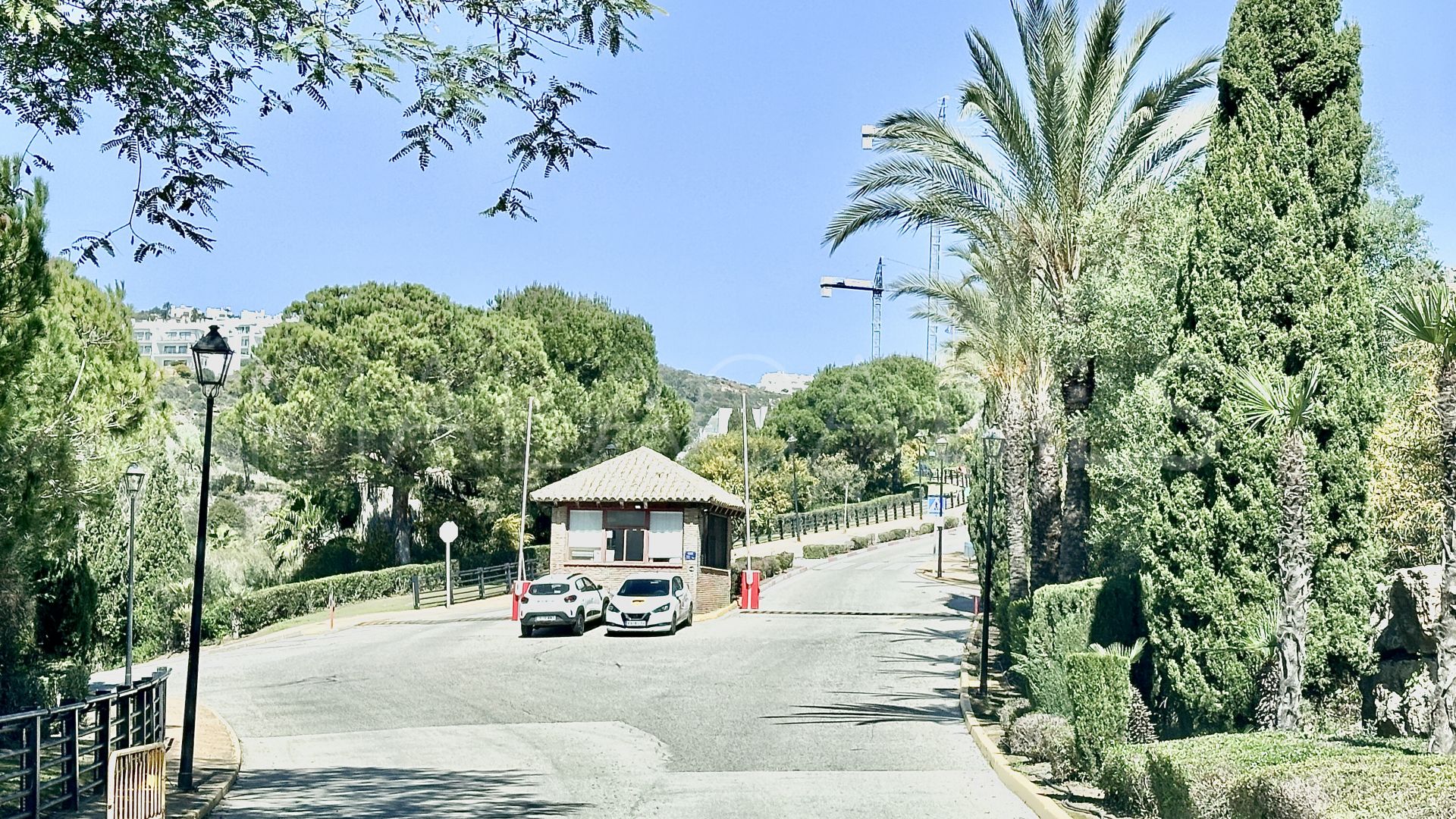 Appartement for sale in Sunrise Height