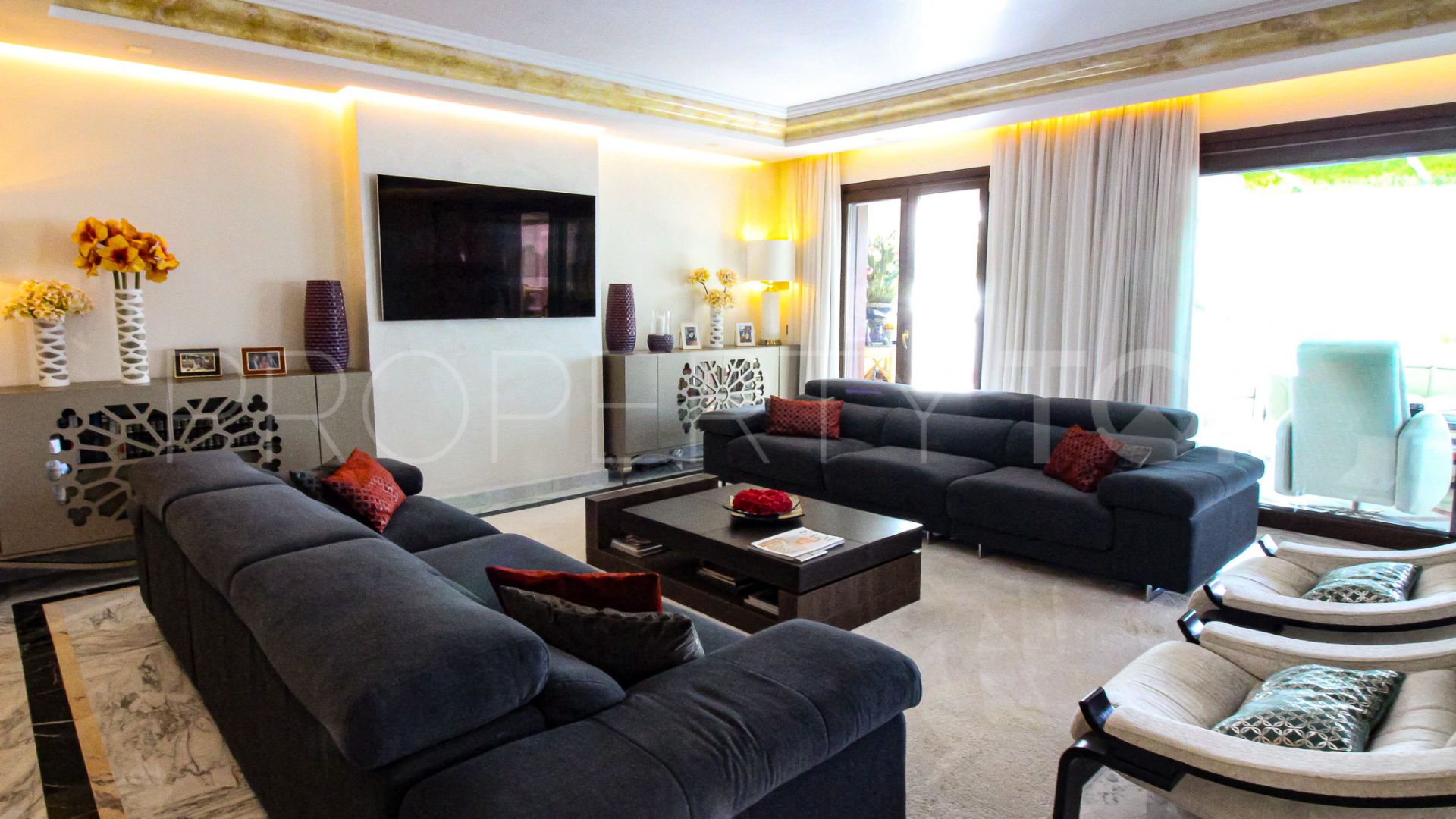 Duplex penthouse for sale in Monte Paraiso Country Club with 4 bedrooms
