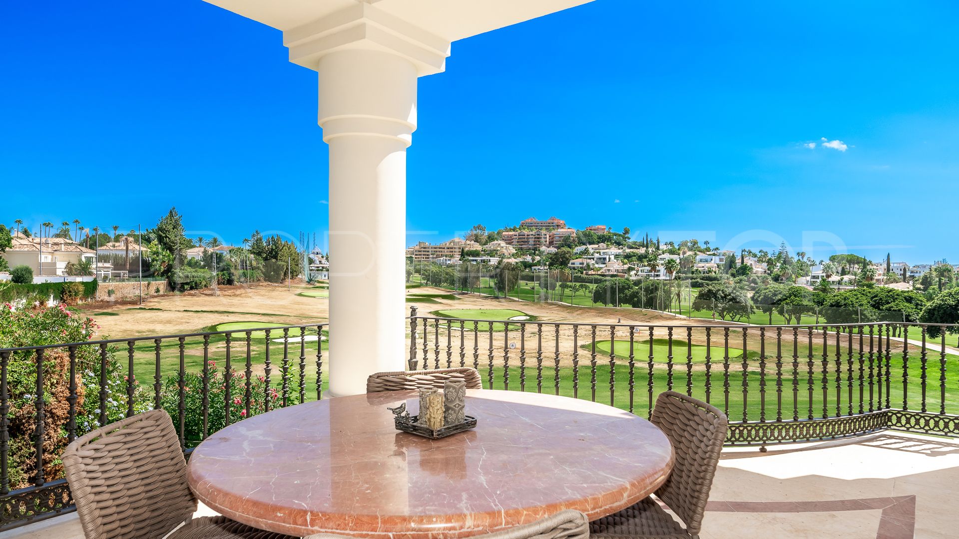 Los Naranjos Golf, villa en venta