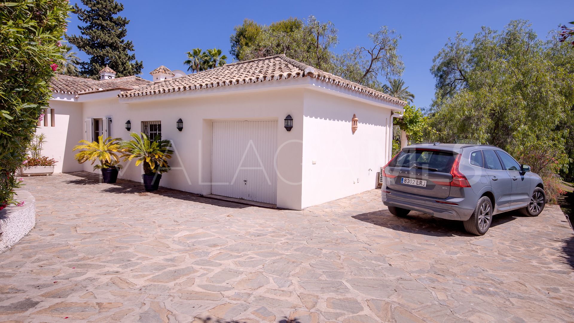 Villa for sale in El Paraiso