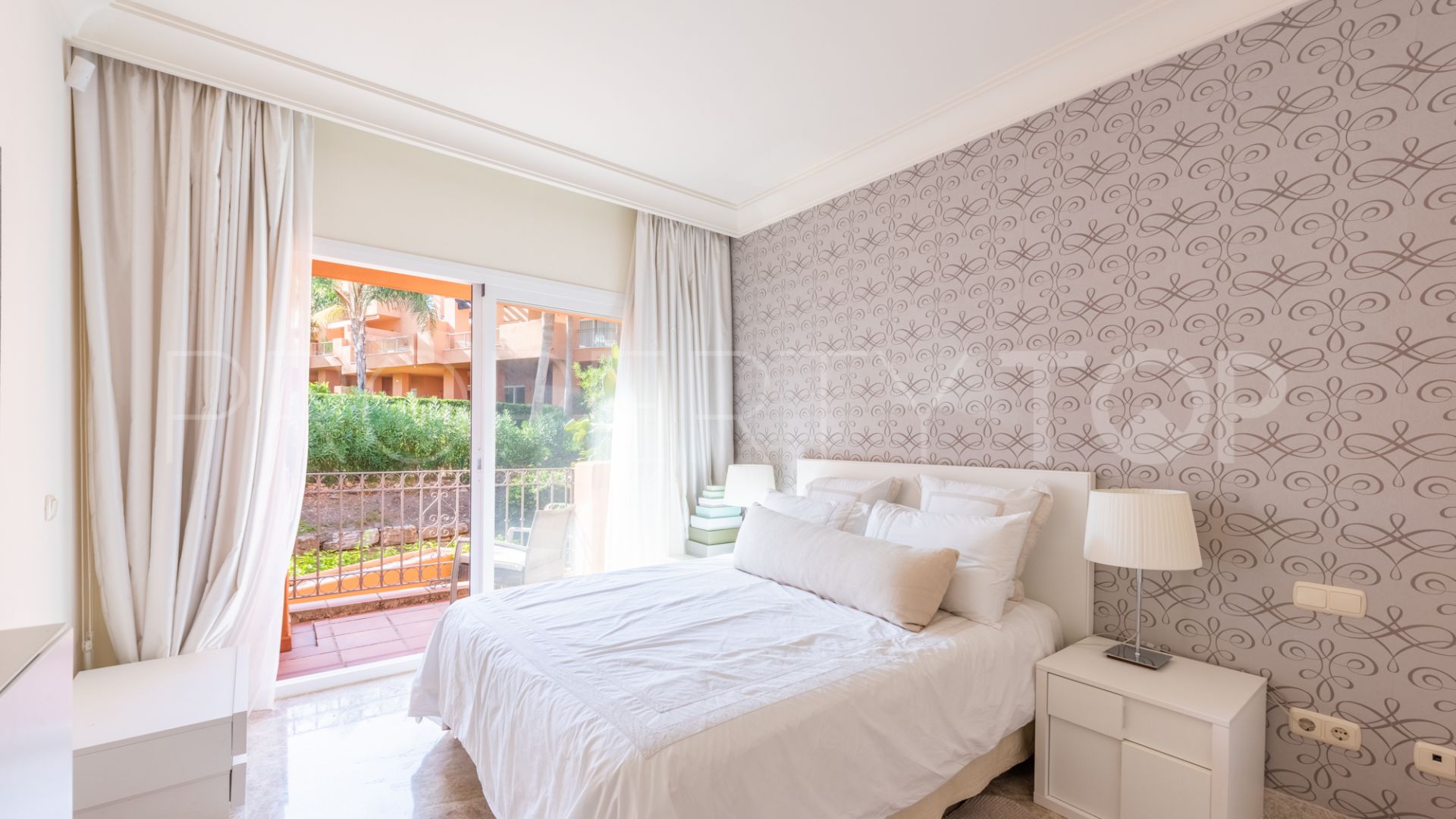 Atico en venta con 3 dormitorios en Alminar de Marbella